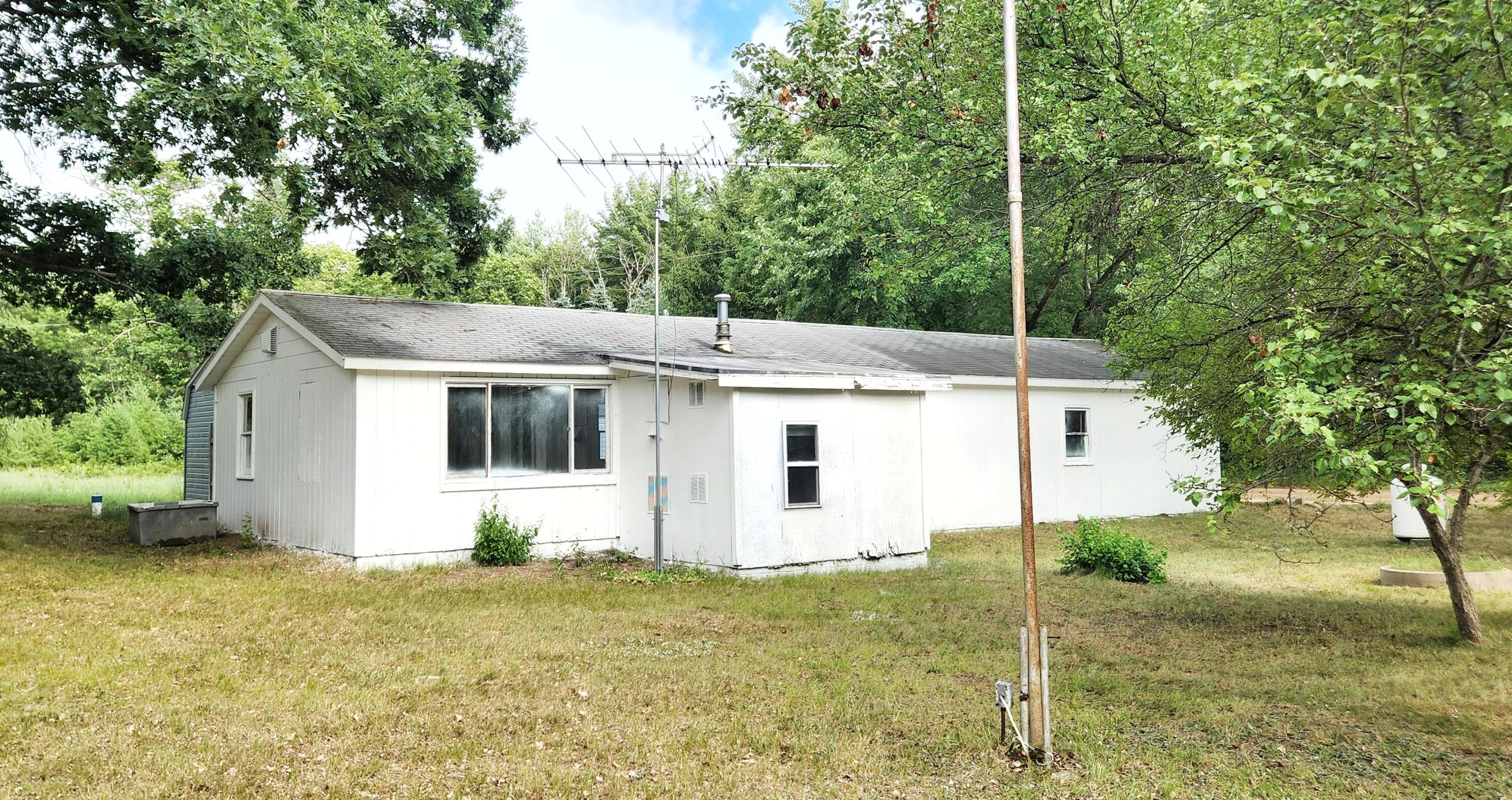 383 W 8 Mile Road Property Photo 1