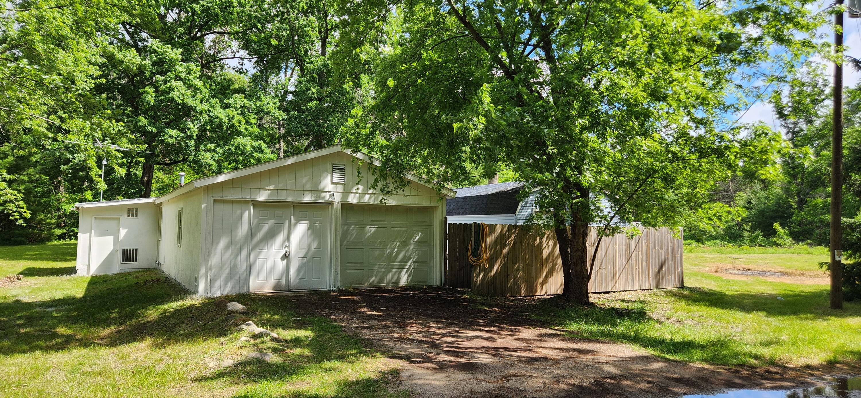 383 W 8 Mile Road Property Photo 10