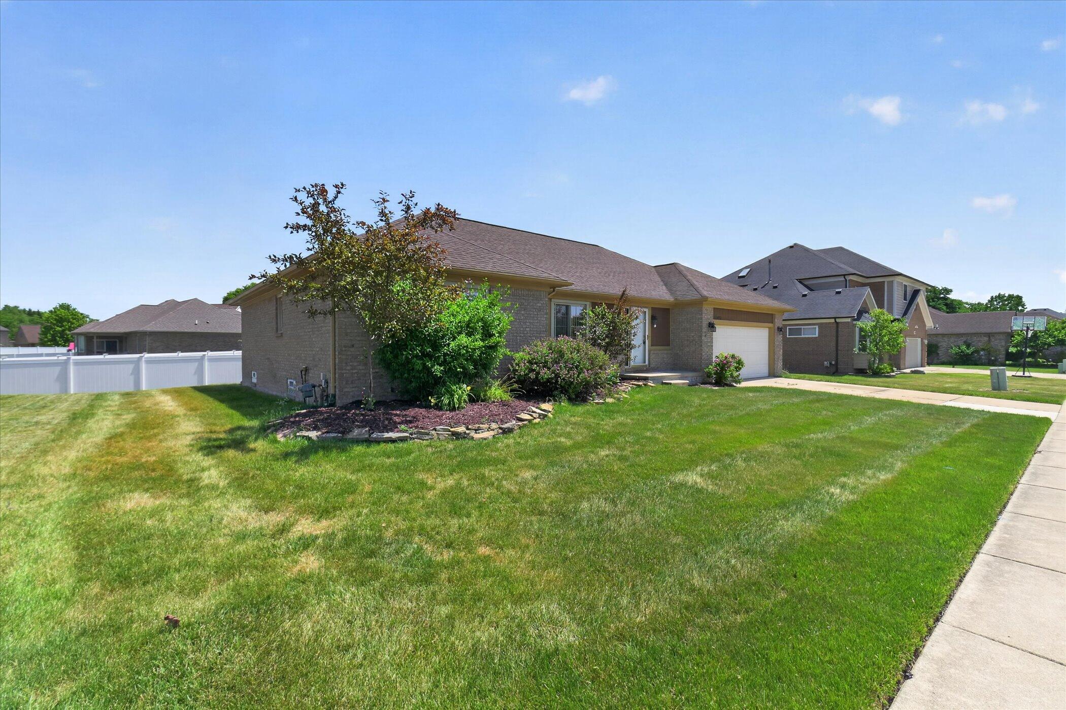 33470 Paoletti Drive Property Photo 2