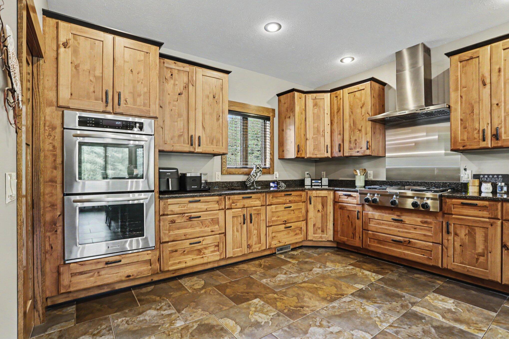 8874 1 Mile Road Property Photo 17