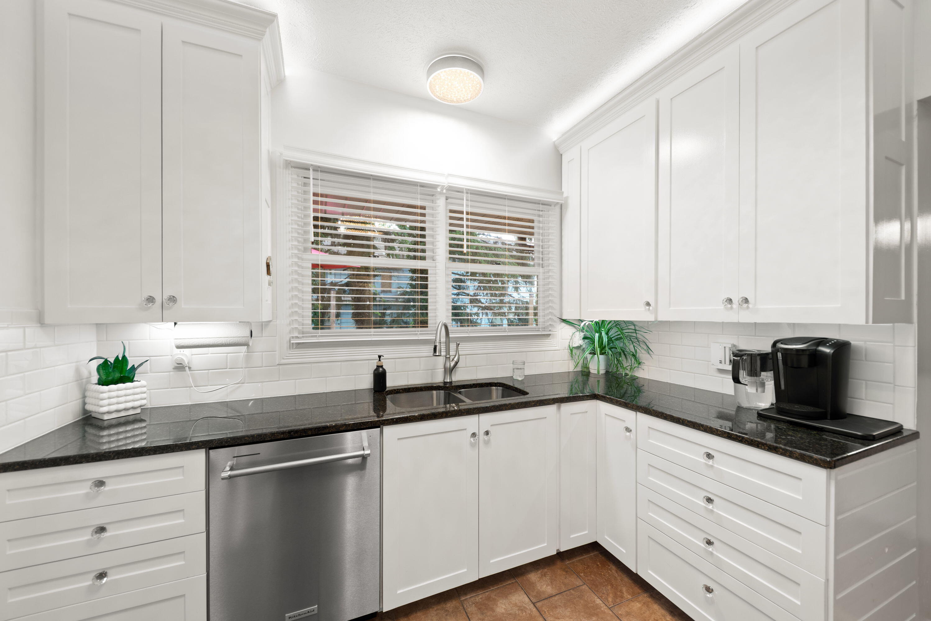 2 E Ash Street E Property Photo 22