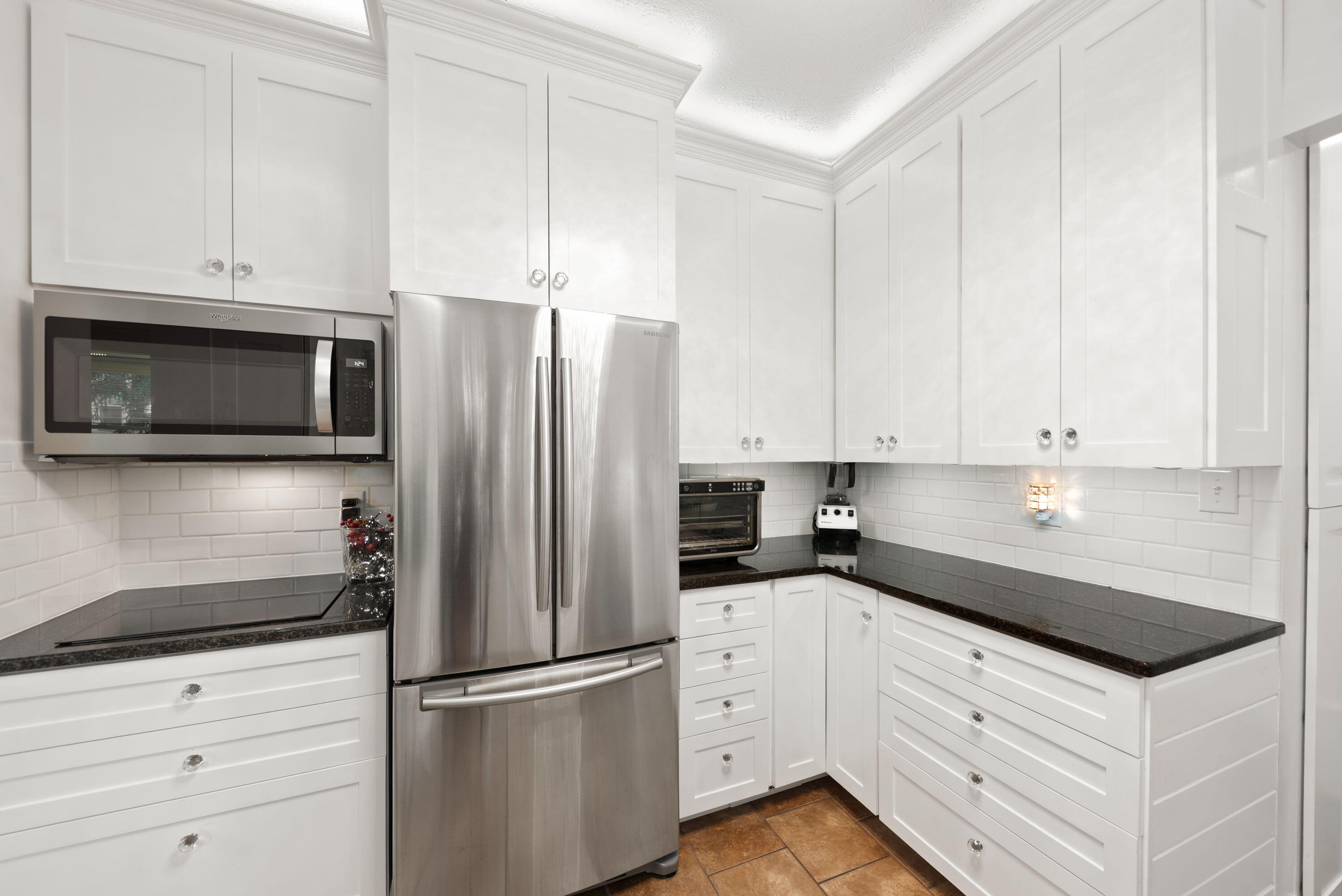 2 E Ash Street E Property Photo 24