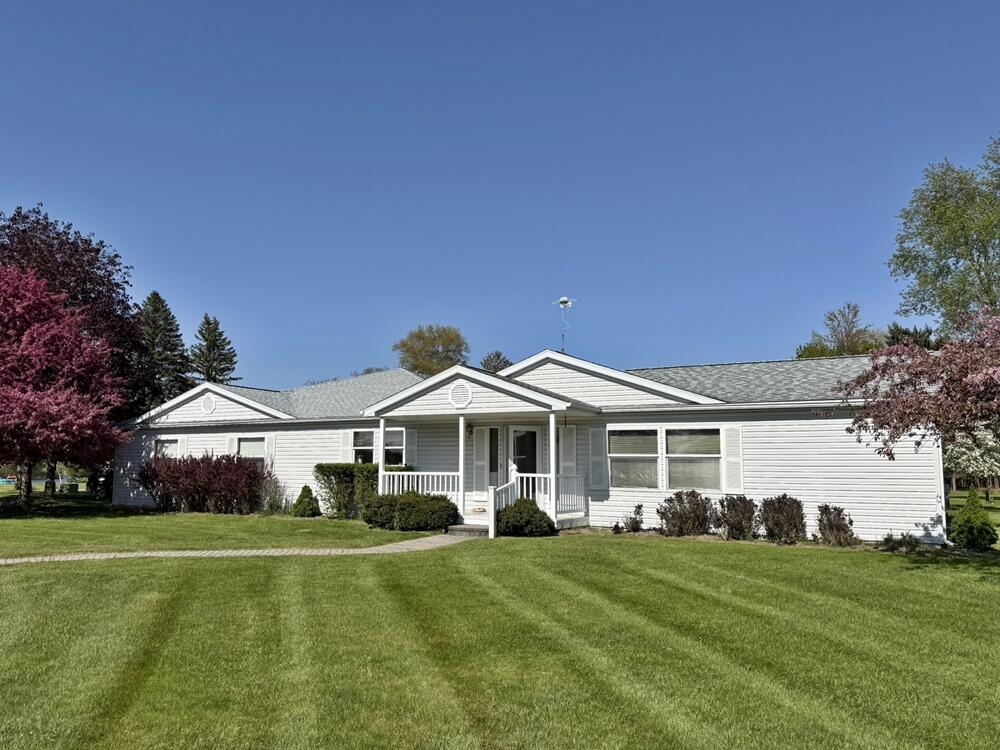 10215 E Royal Property Photo 1