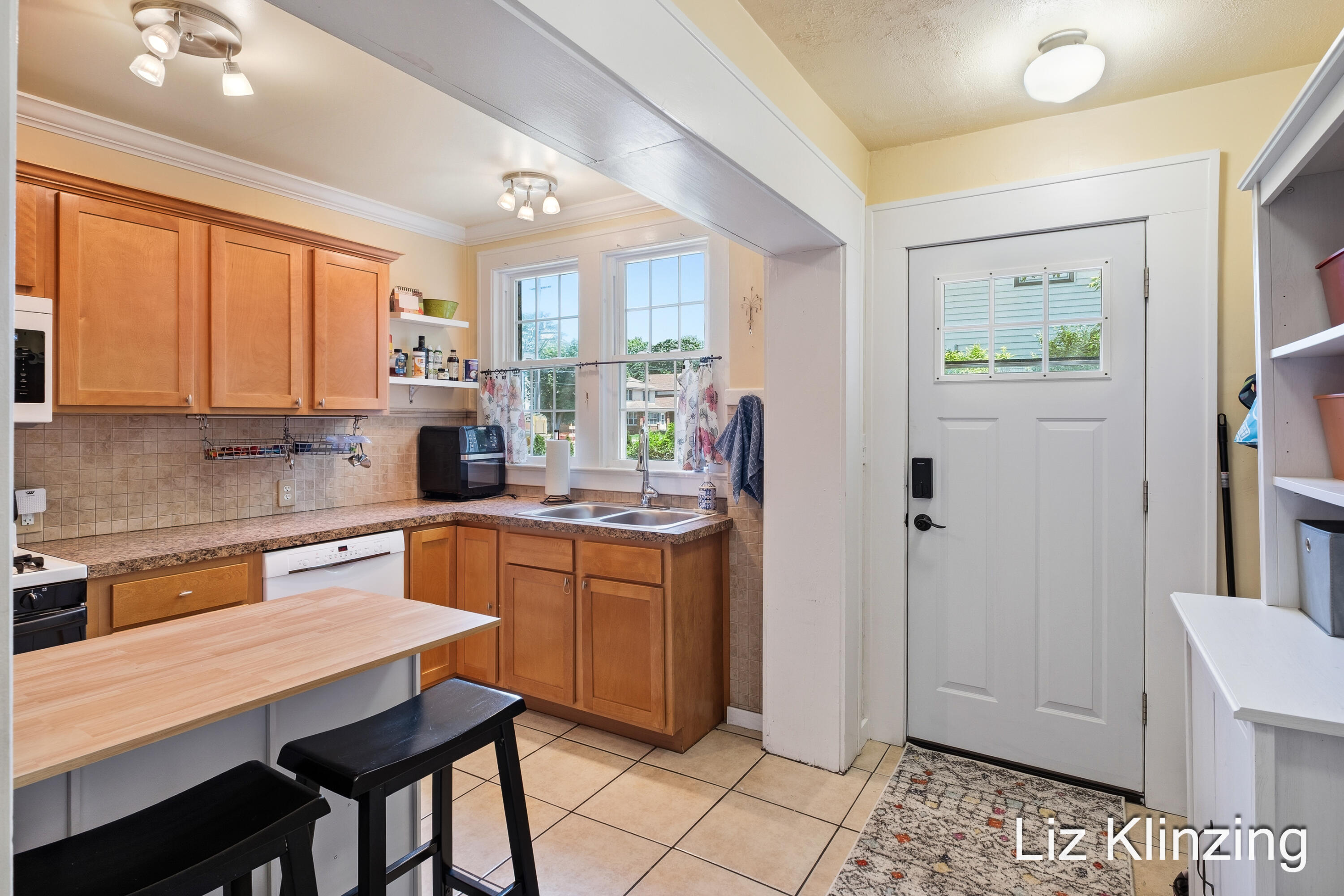 450 Burton Street Se Property Photo 8