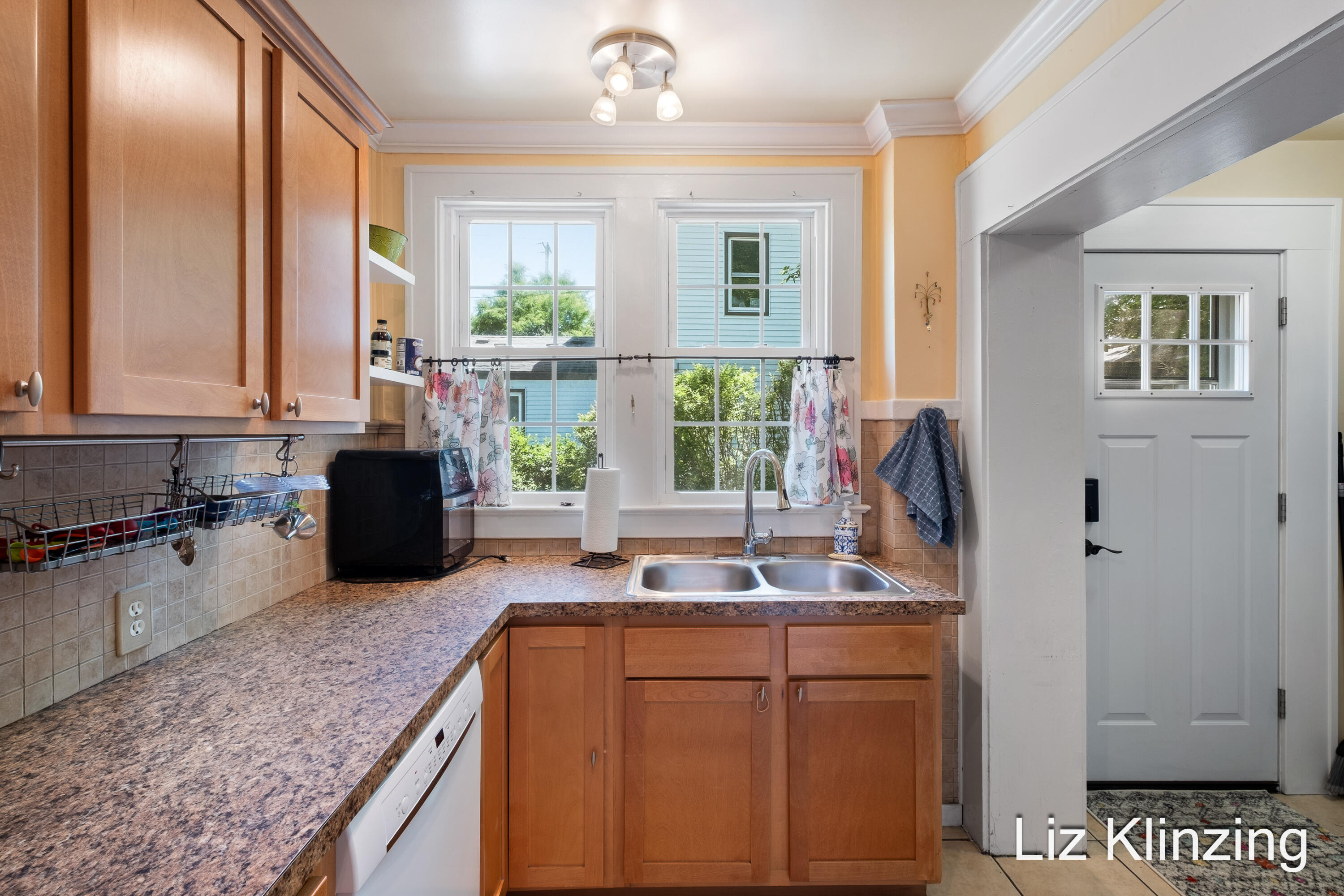 450 Burton Street Se Property Photo 9