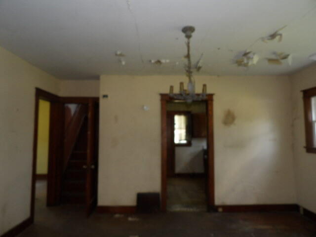 709 S Main Street Property Photo 6