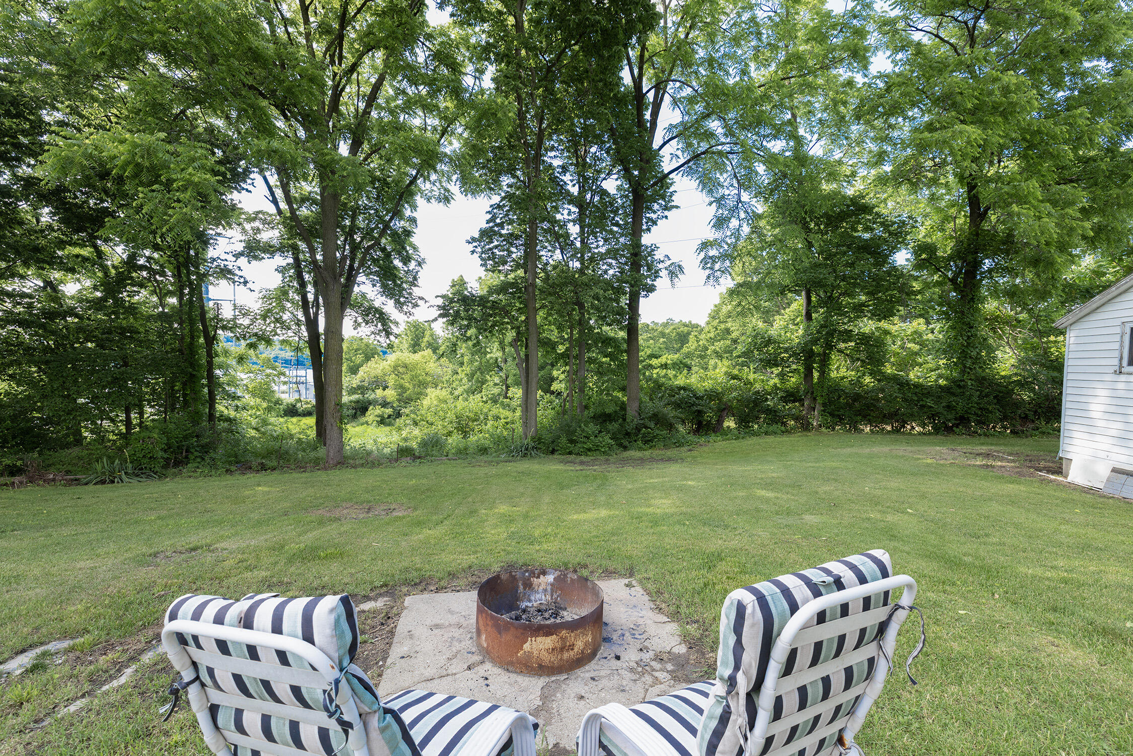 123 Hilltop Lane Property Photo 4