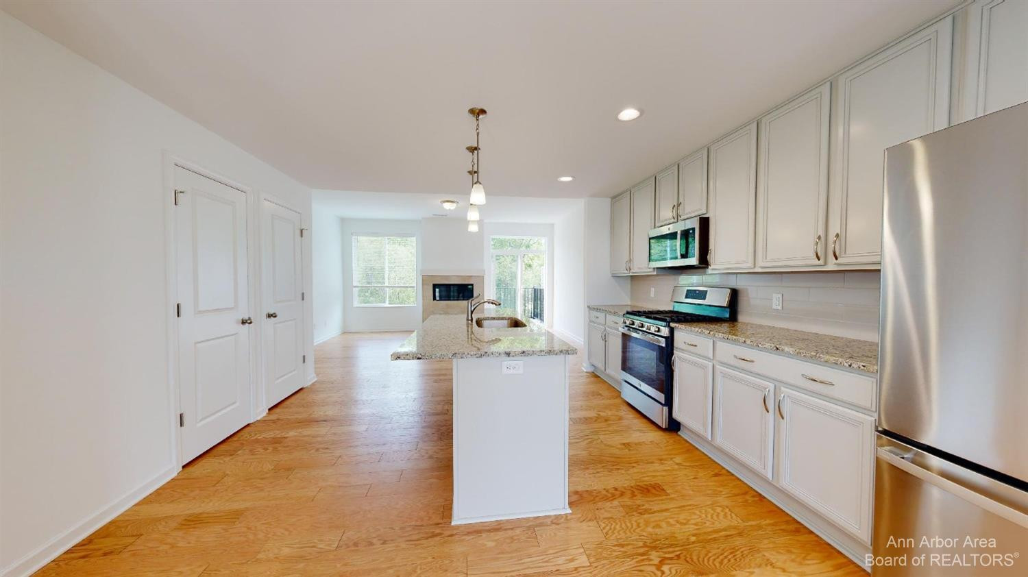 2741 Bristol Ridge Drive Property Photo 4