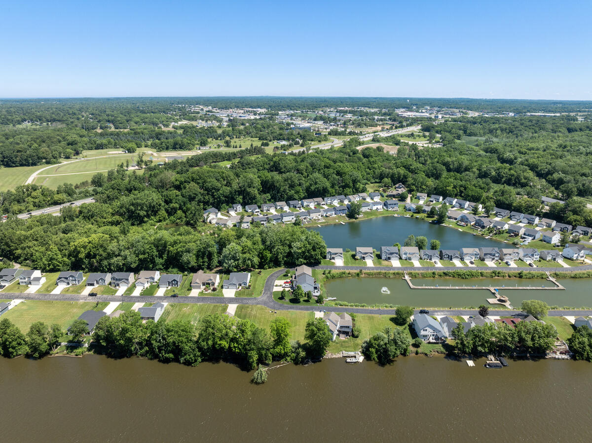 578 Swan River Drive Property Photo 2