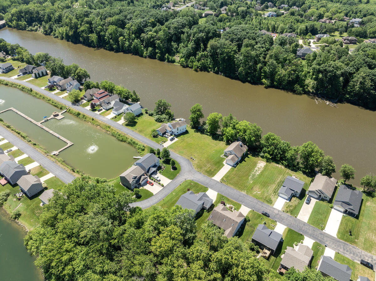 578 Swan River Drive Property Photo 3