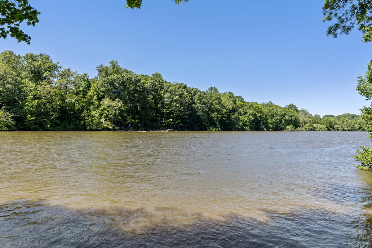 578 Swan River Drive Property Photo 16