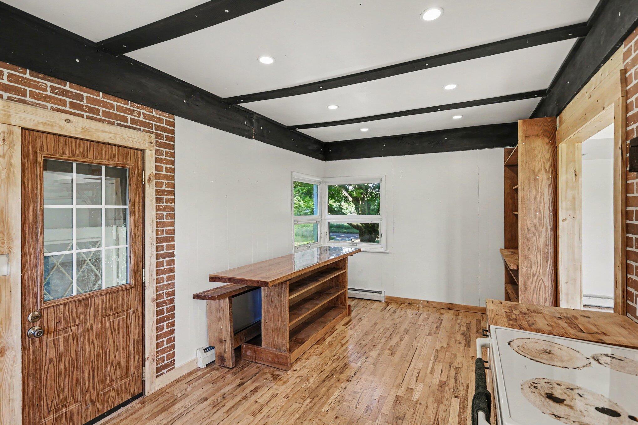 6923 Young Road Property Photo 4
