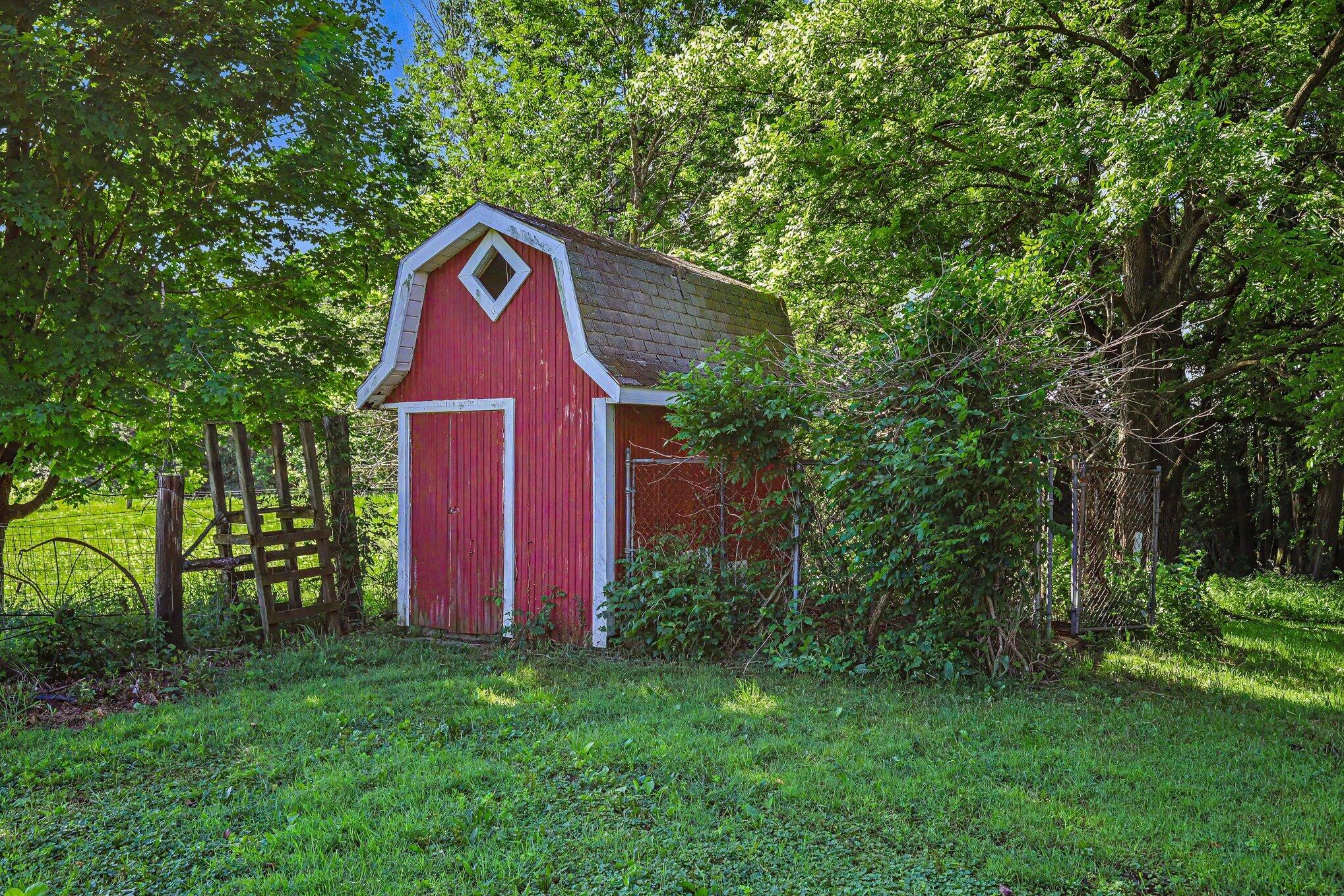 6923 Young Road Property Photo 23