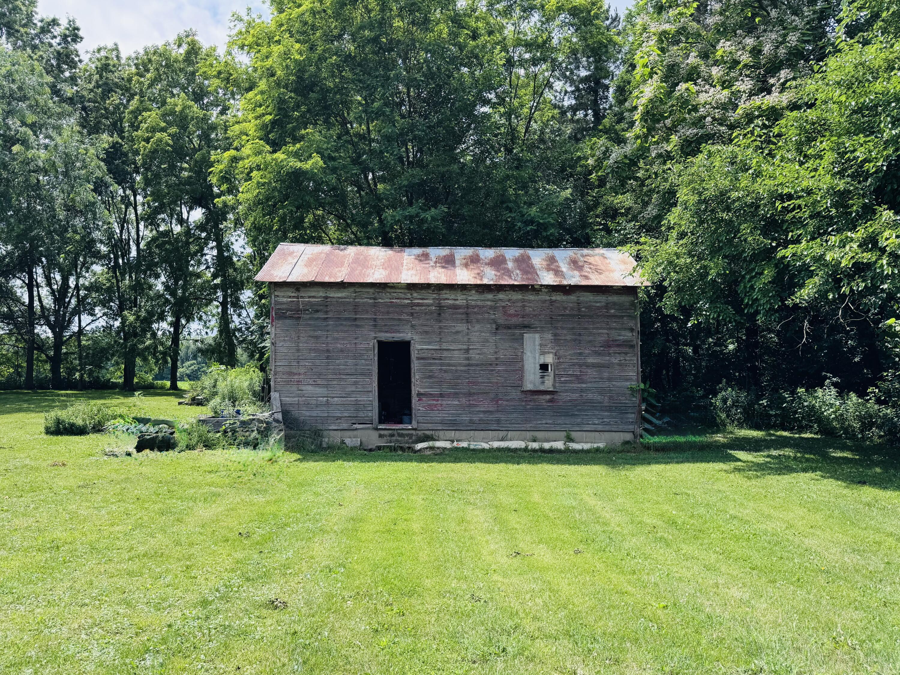 9460 M-140 Property Photo 2