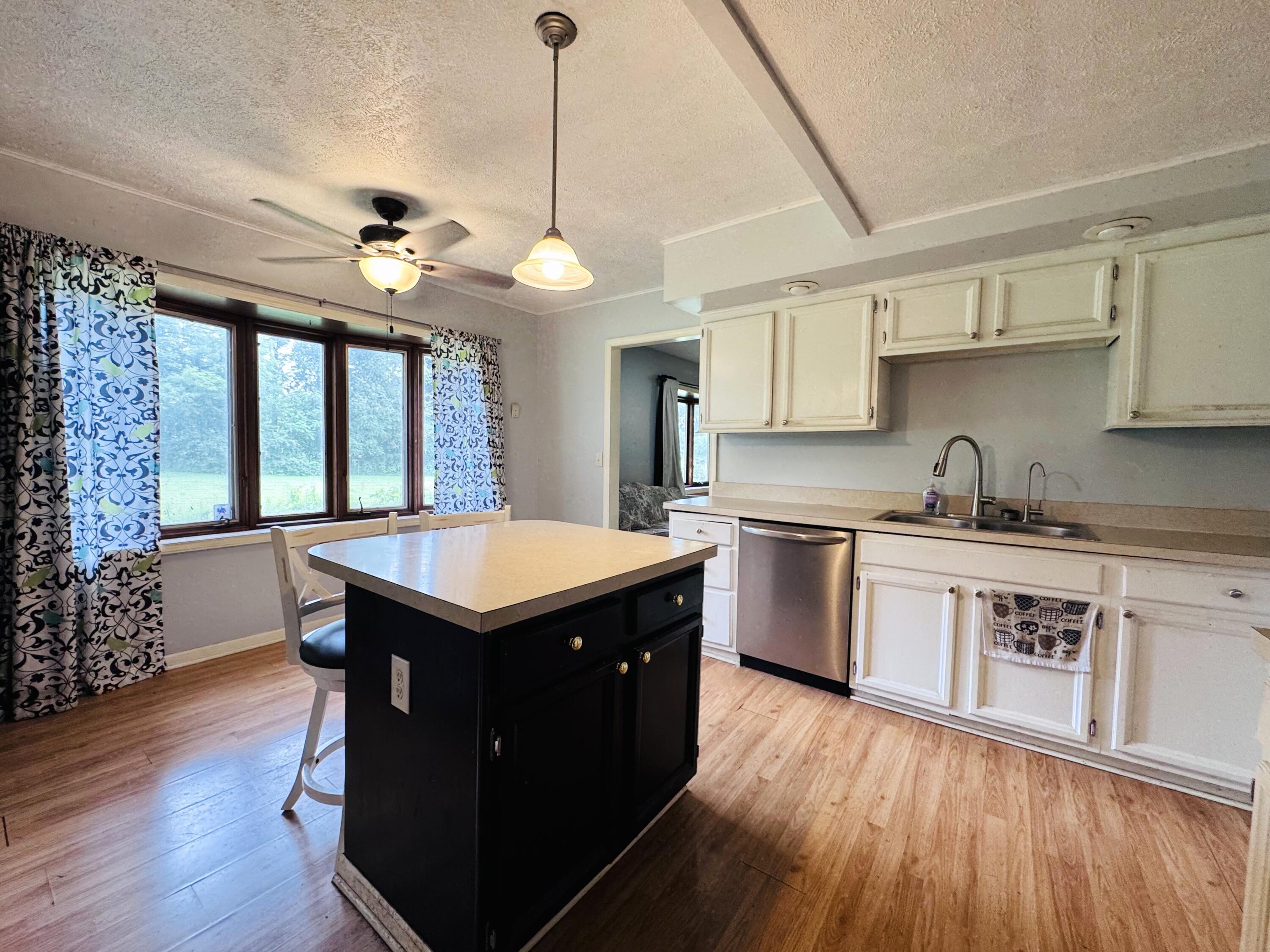 9460 M-140 Property Photo 5
