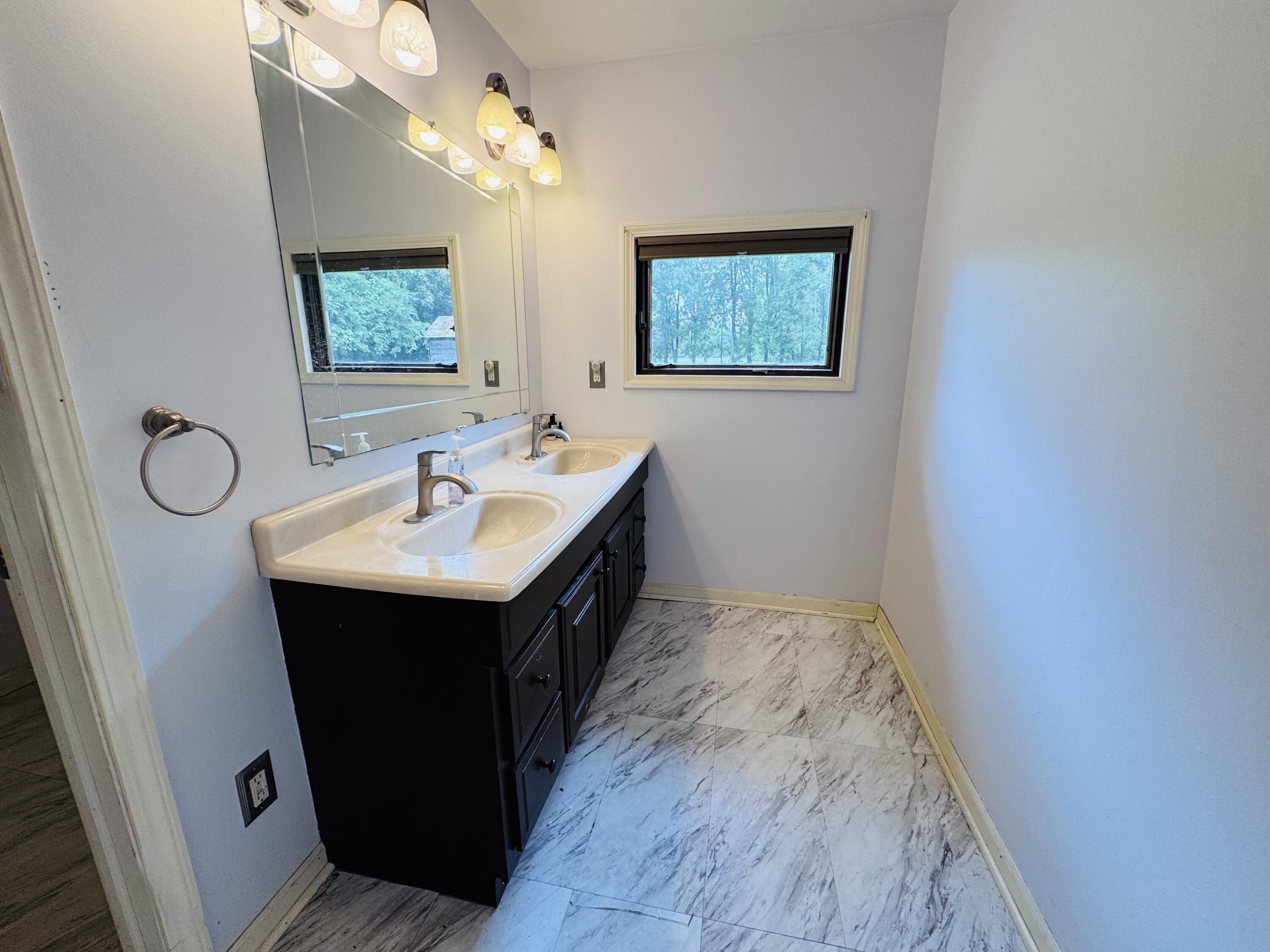 9460 M-140 Property Photo 13