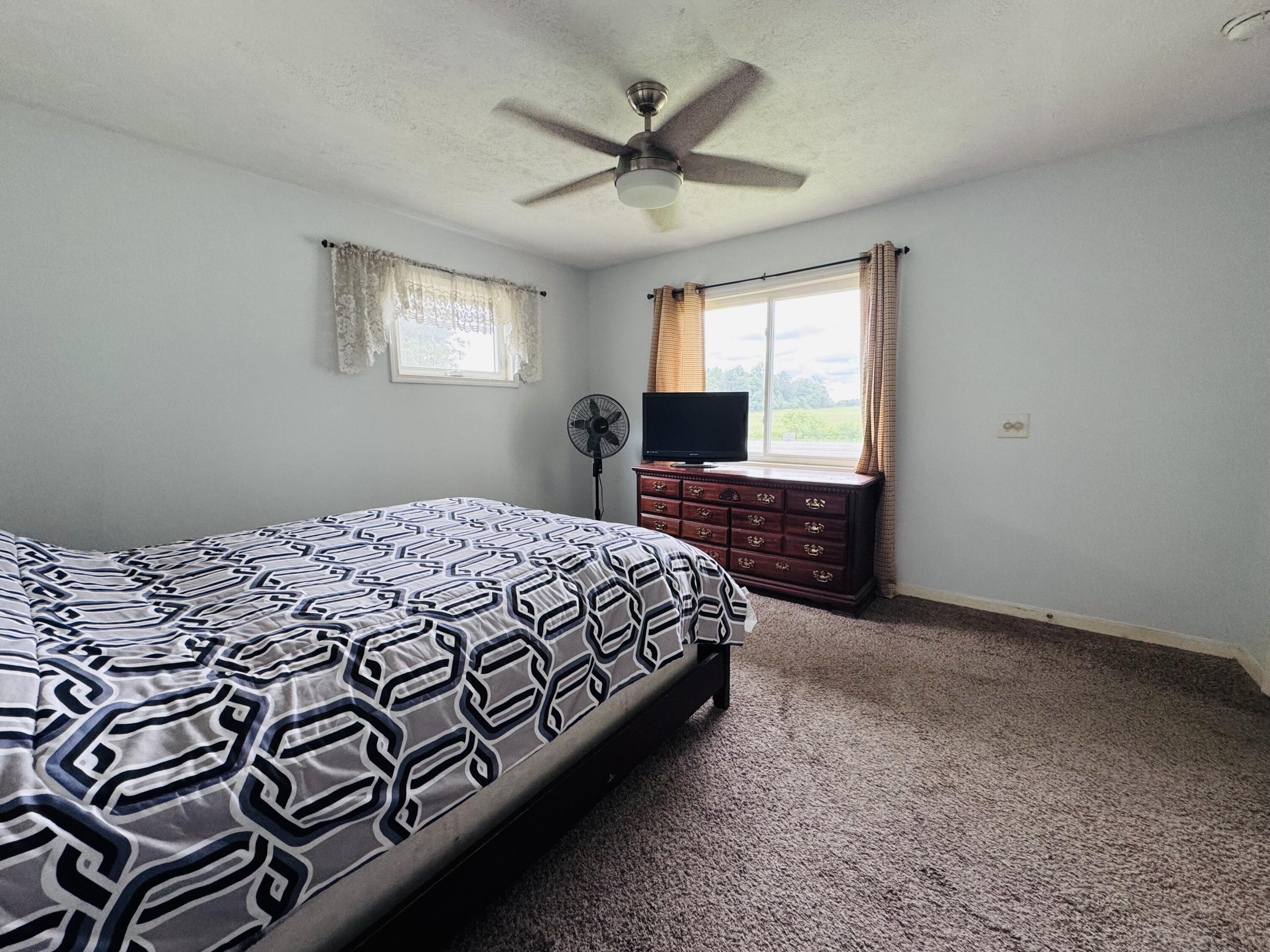9460 M-140 Property Photo 16