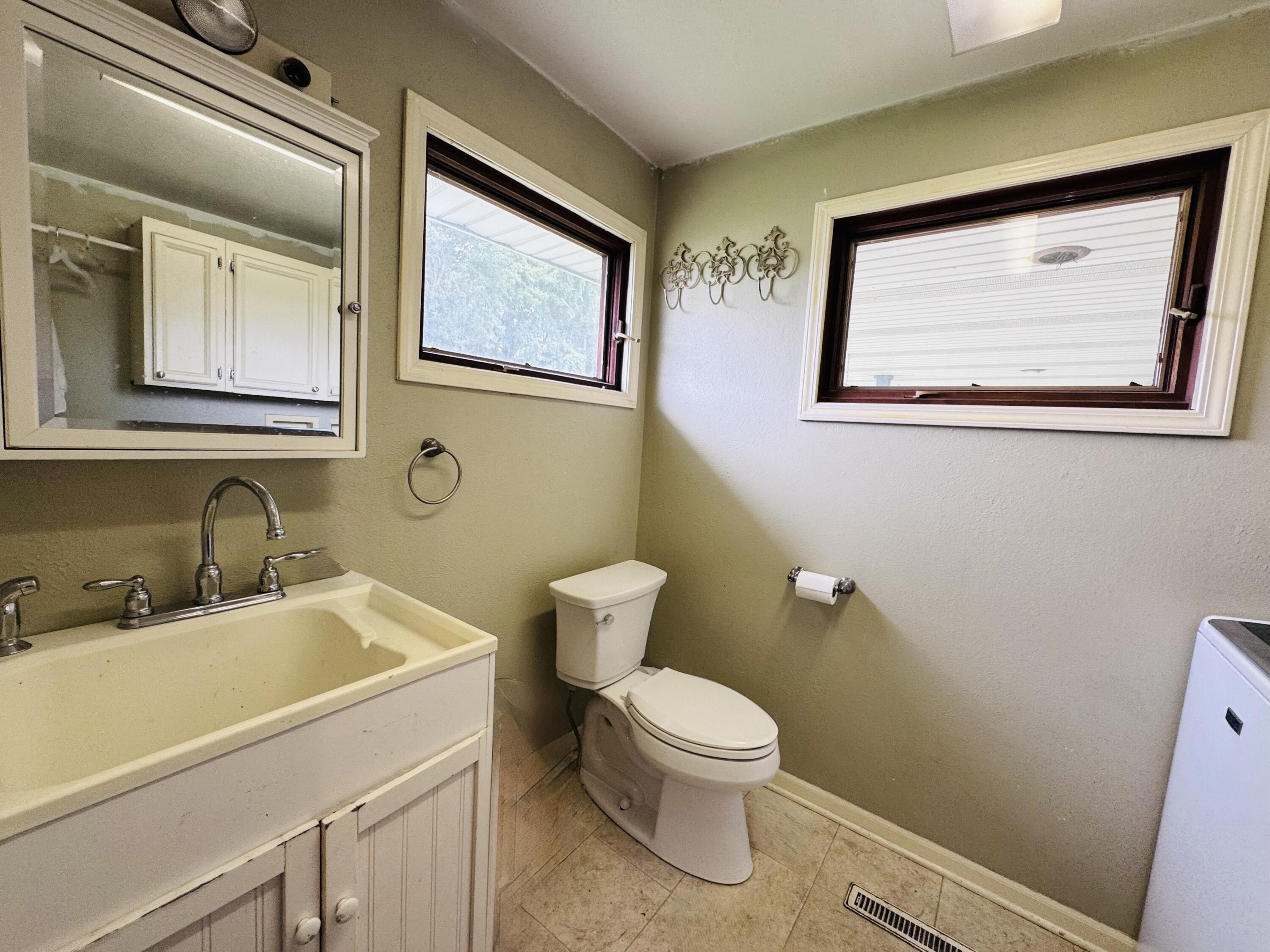 9460 M-140 Property Photo 18