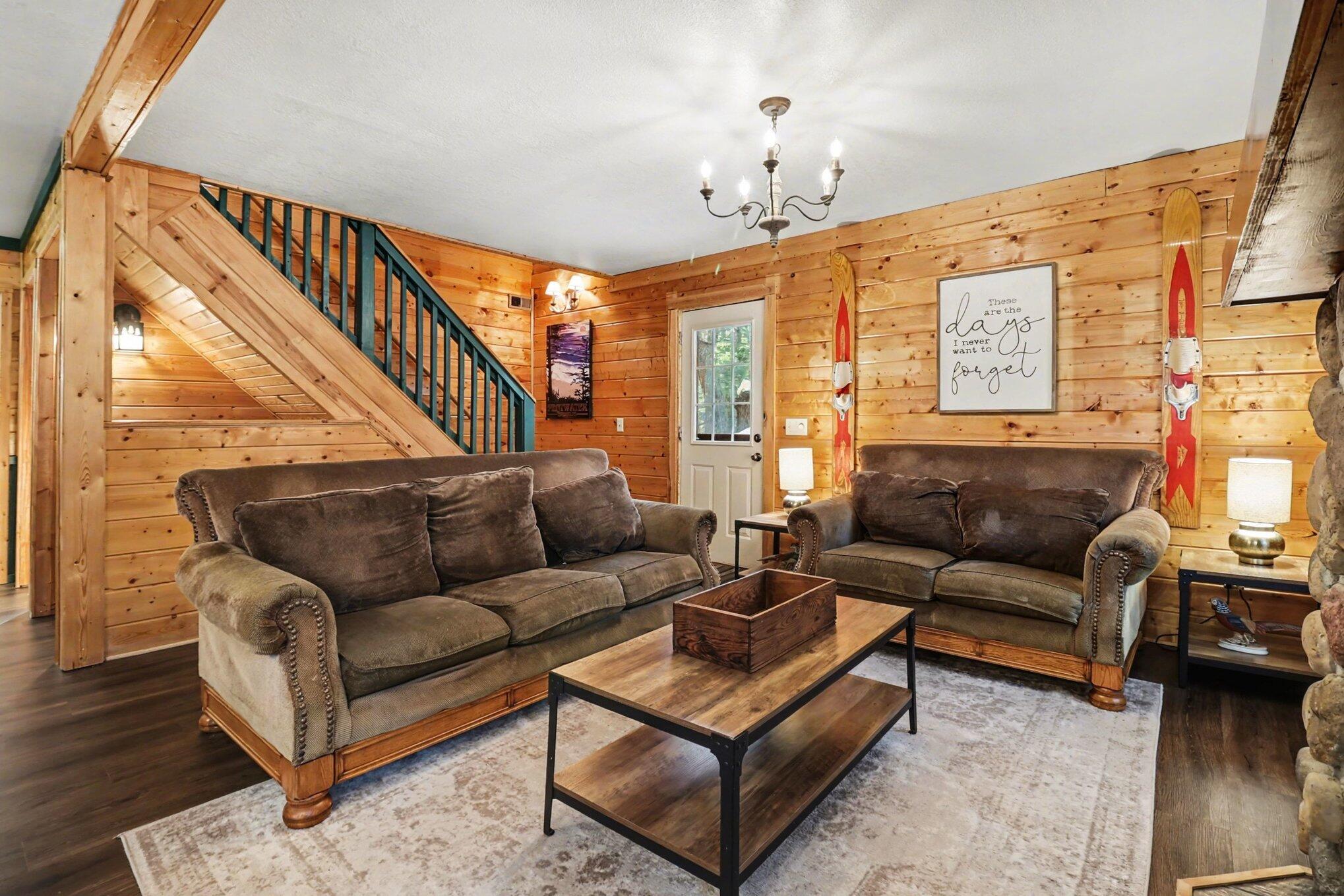 5526 W Longbridge Road Property Photo 3