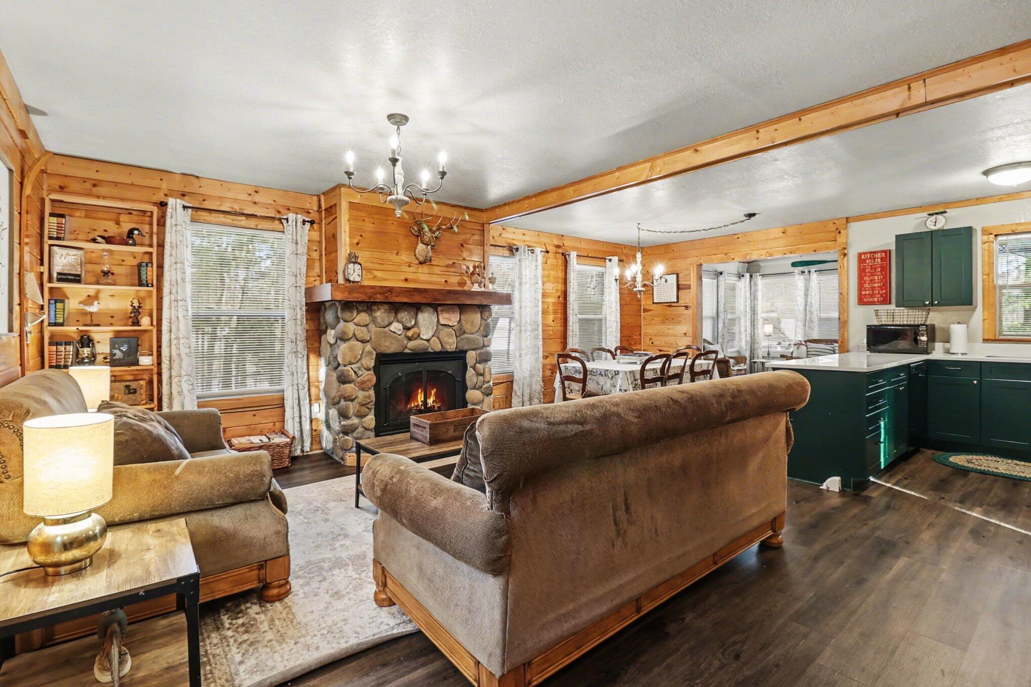 5526 W Longbridge Road Property Photo 5