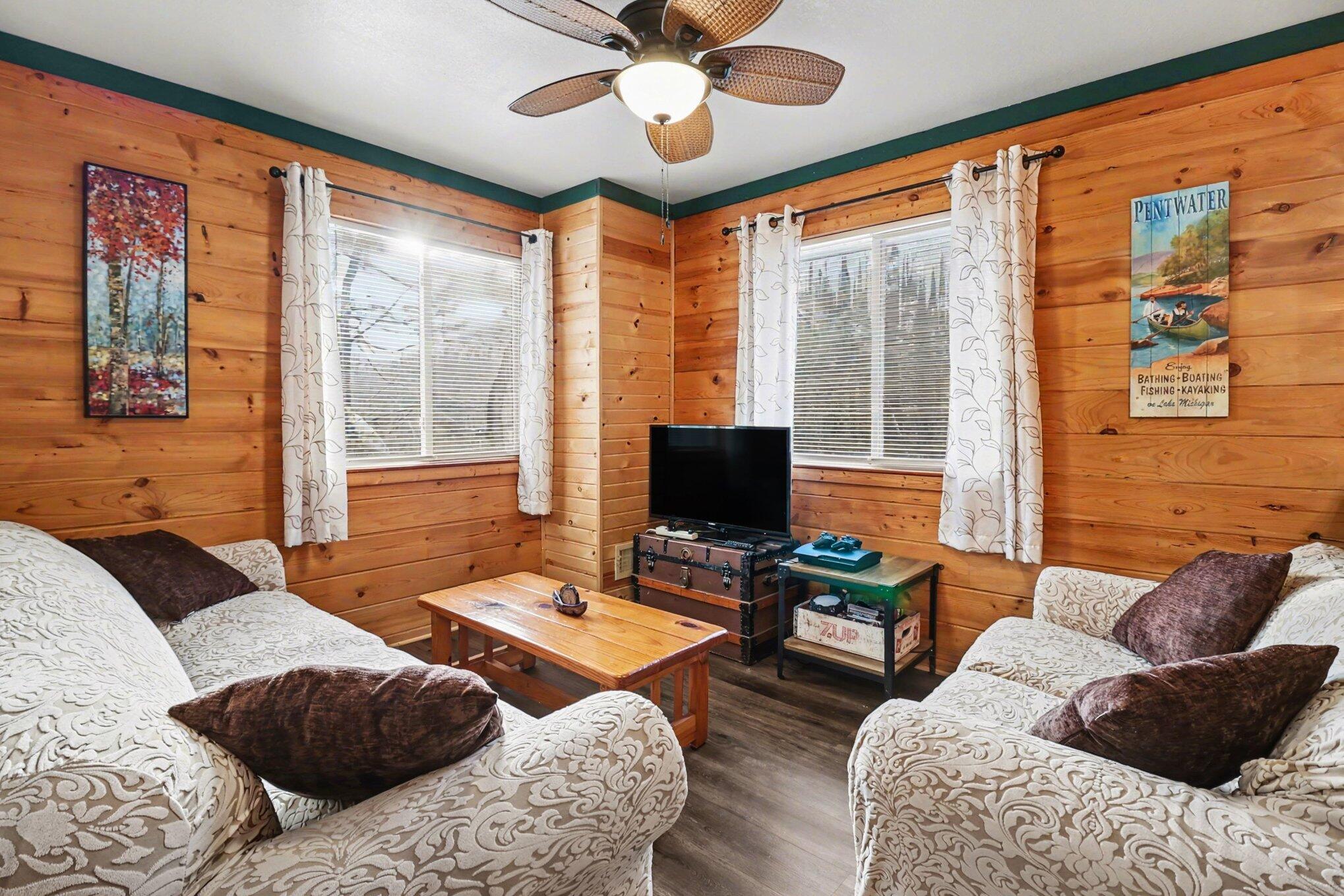 5526 W Longbridge Road Property Photo 6