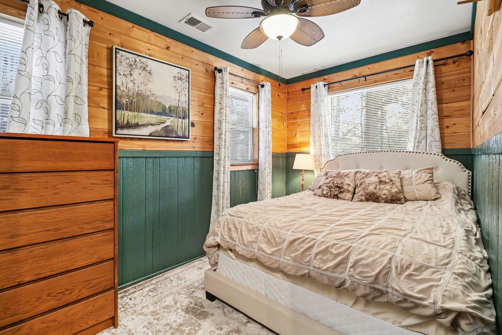 5526 W Longbridge Road Property Photo 13