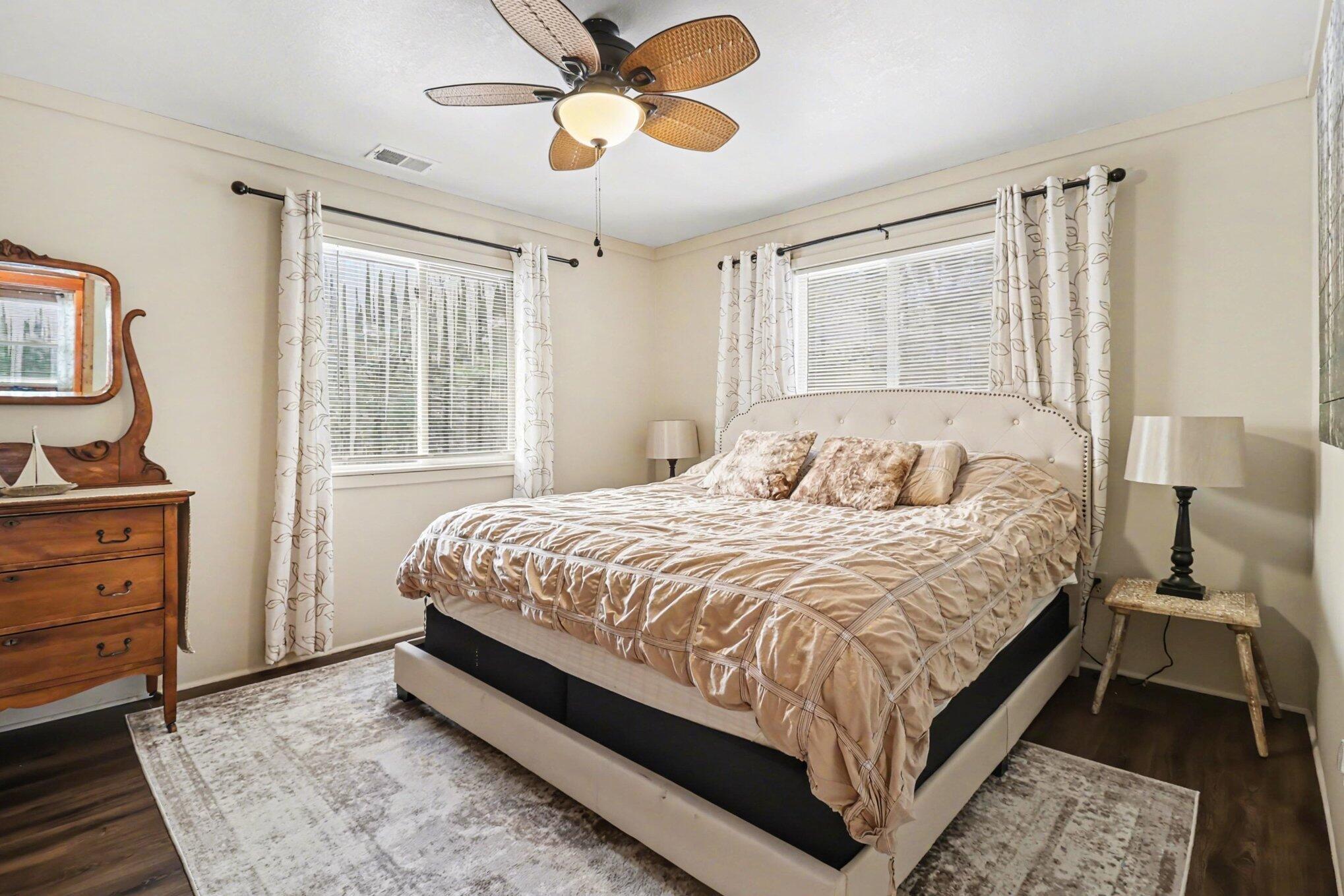 5526 W Longbridge Road Property Photo 16