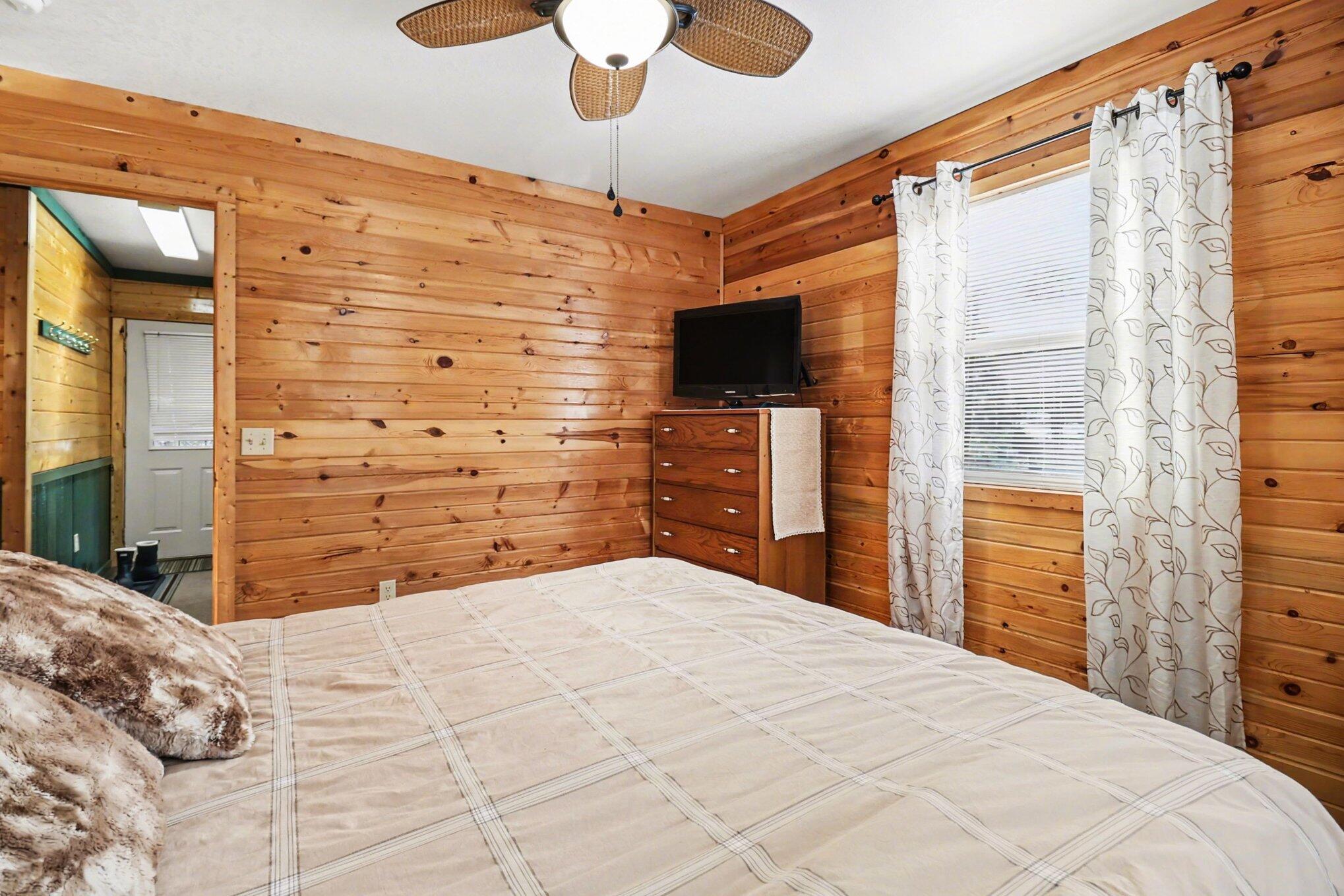 5526 W Longbridge Road Property Photo 23