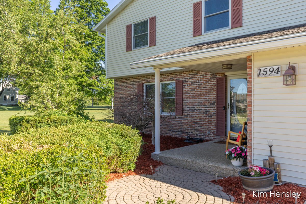 1594 Louva Court Property Photo 4