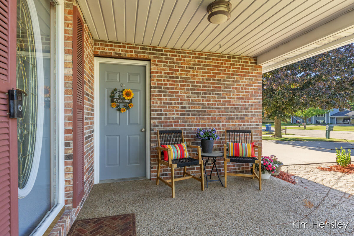 1594 Louva Court Property Photo 5