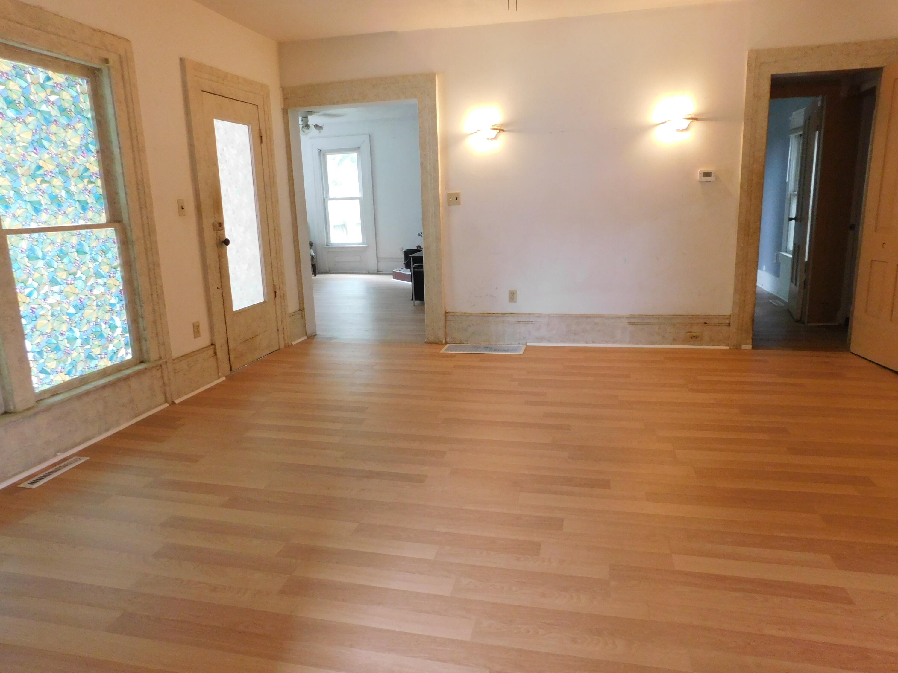 506 E 2nd Street Property Photo 11