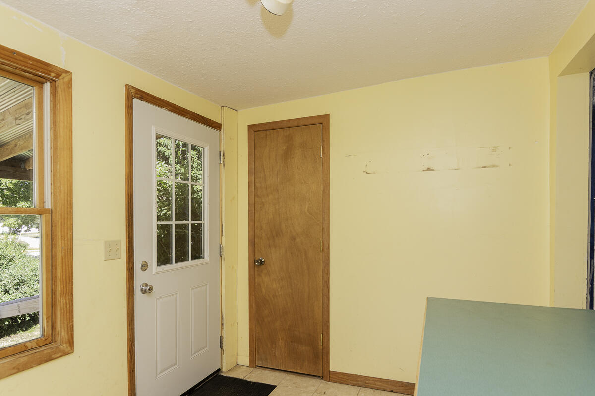 506 E 2nd Street Property Photo 40