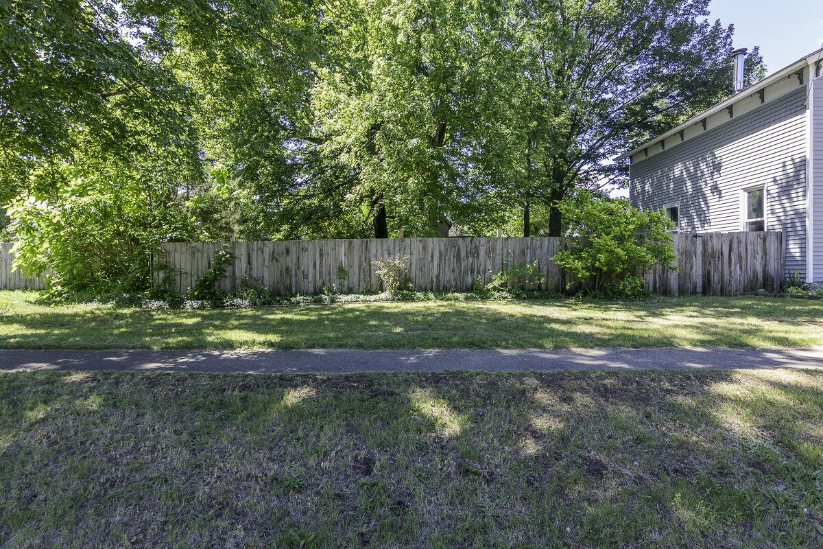 506 E 2nd Street Property Photo 52