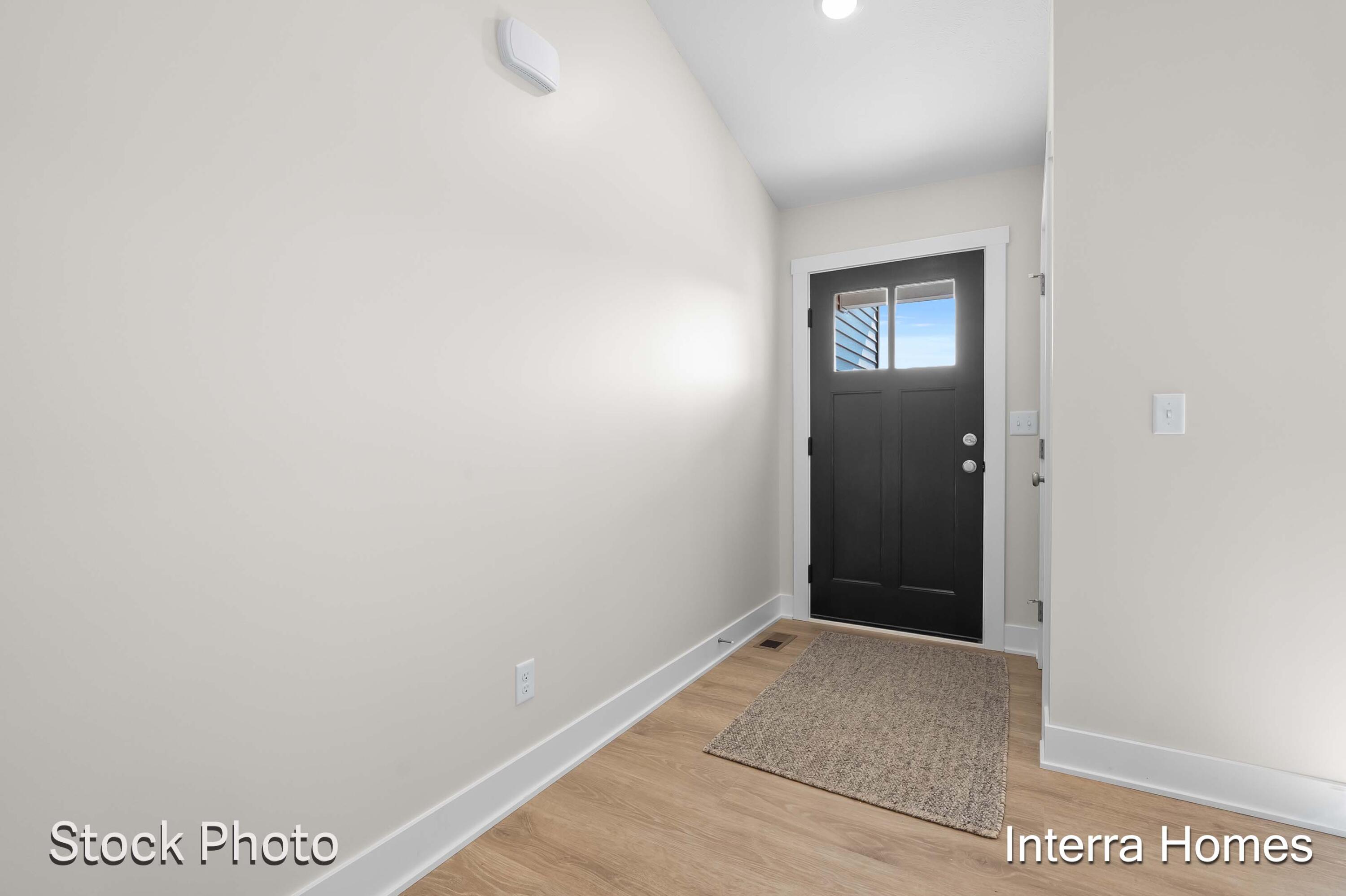 1593 N Village Circle Property Photo 2