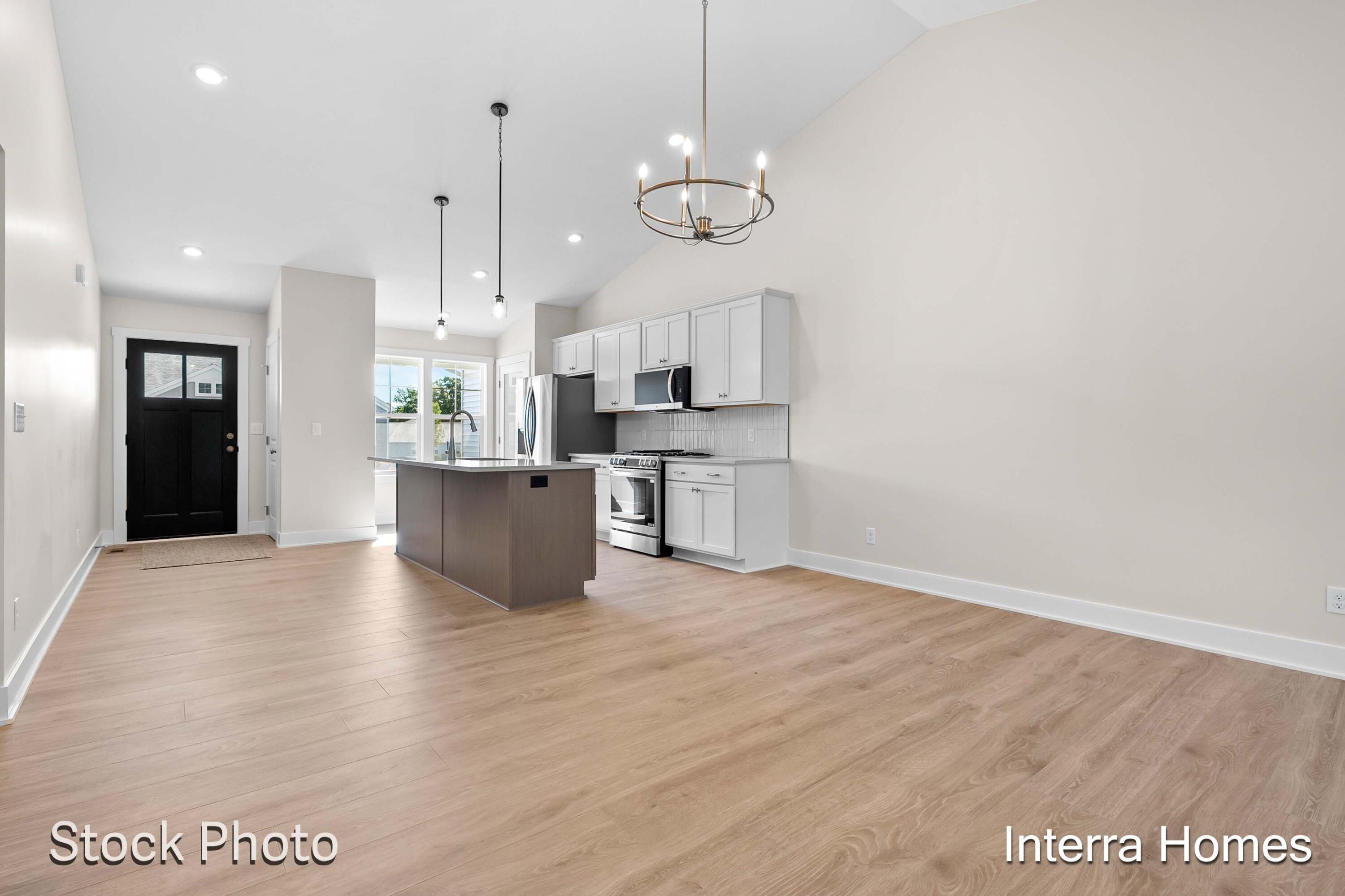 1593 N Village Circle Property Photo 7