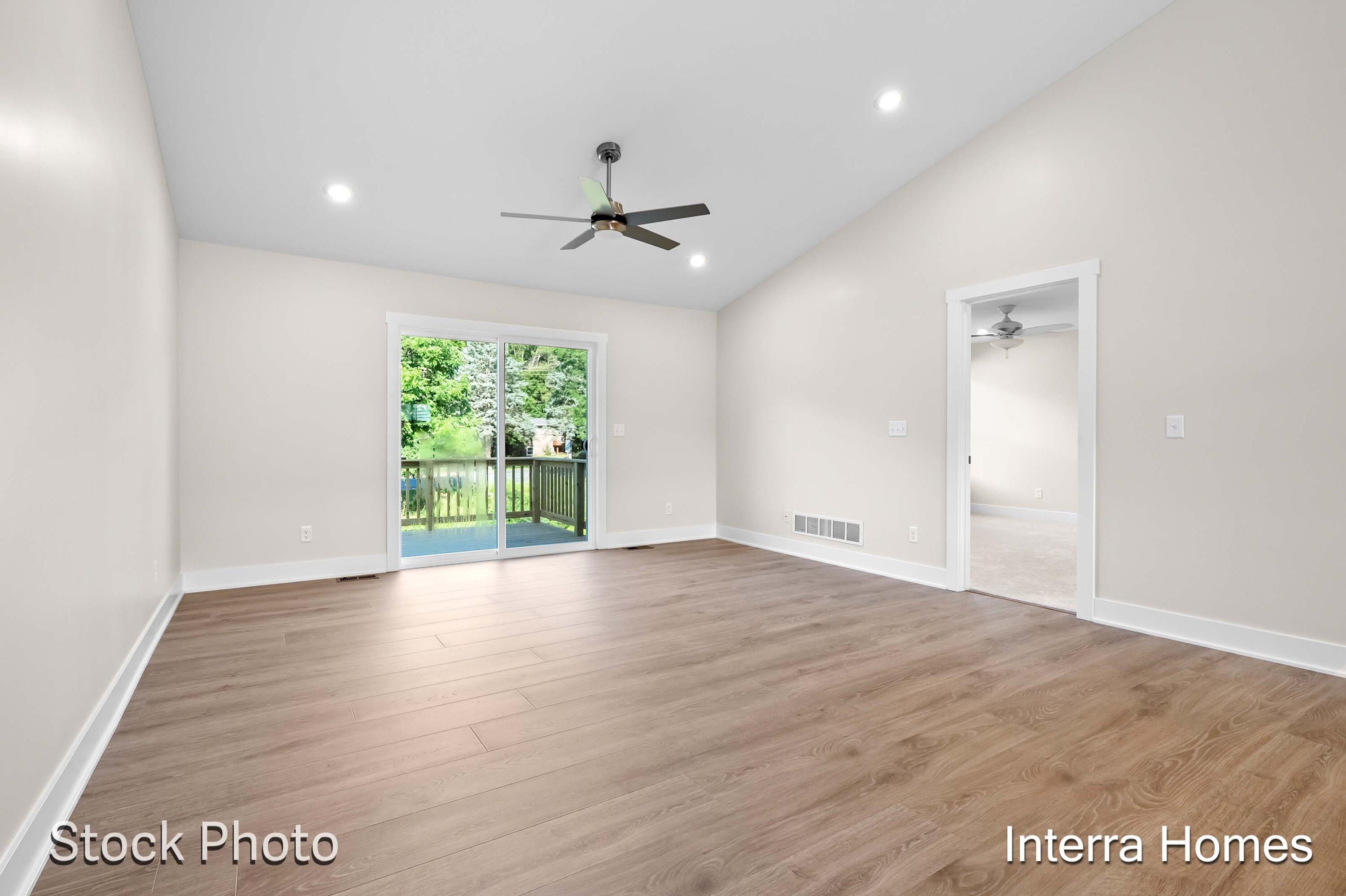 1593 N Village Circle Property Photo 10