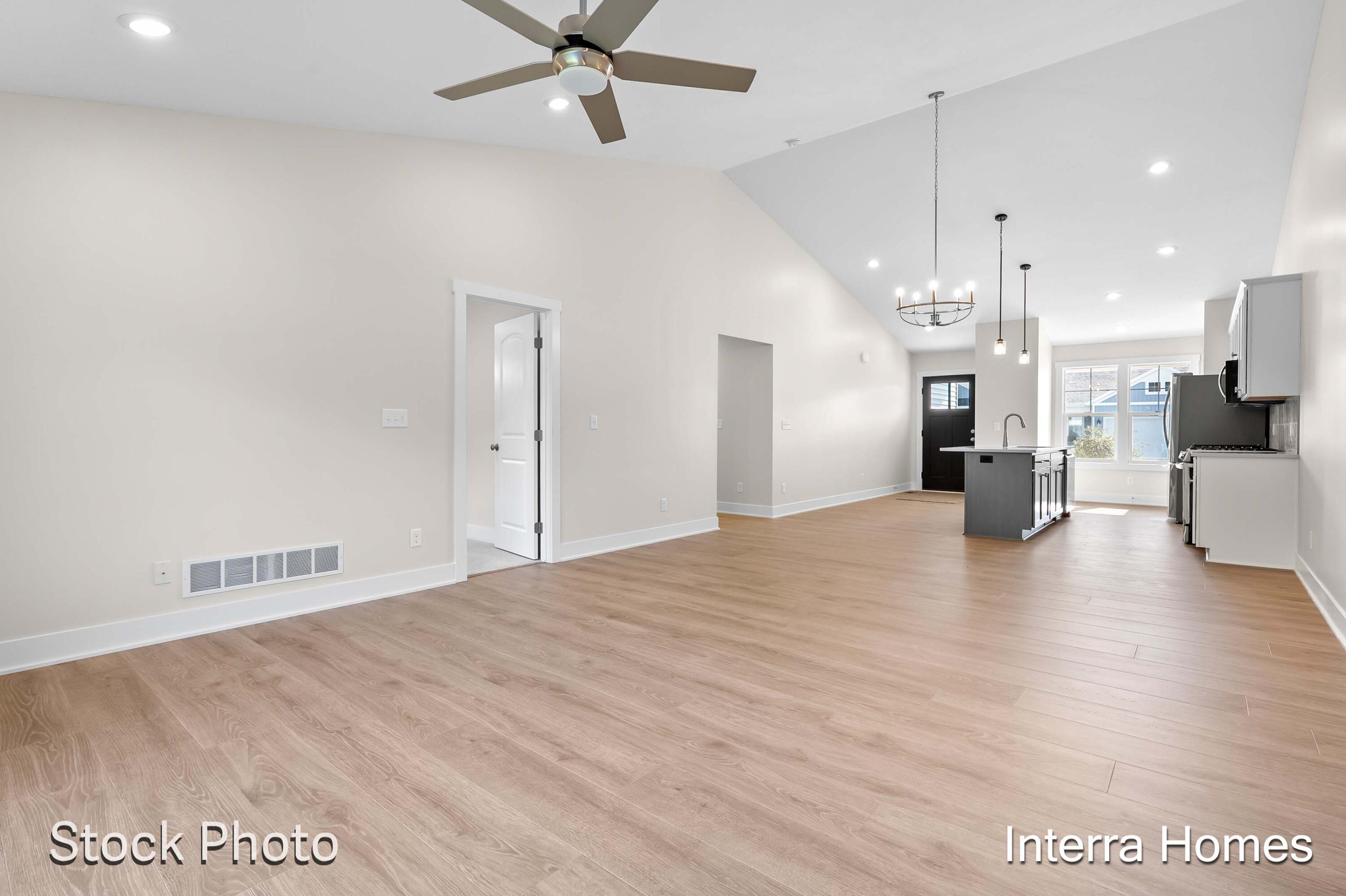 1593 N Village Circle Property Photo 11