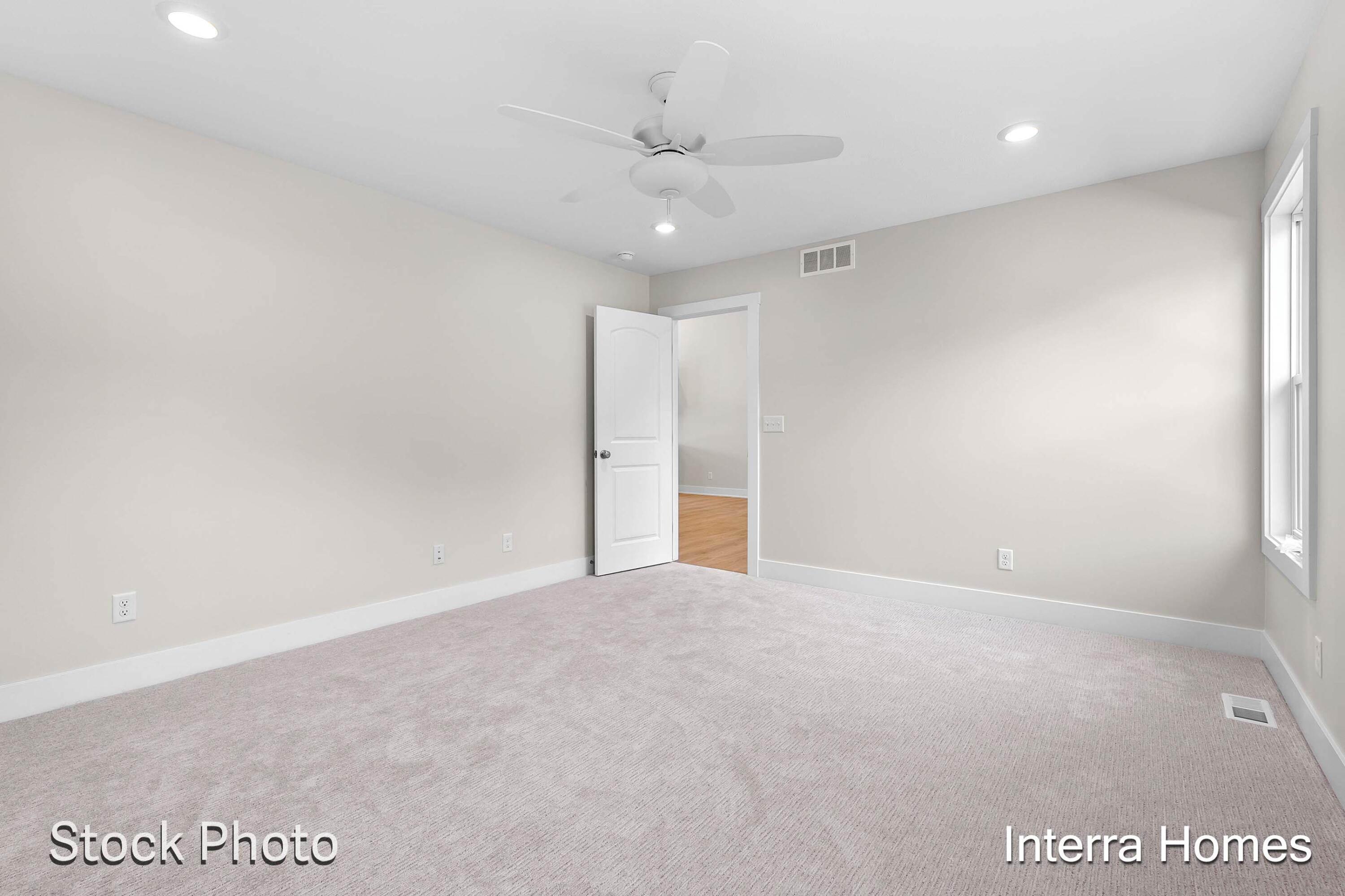 1593 N Village Circle Property Photo 14