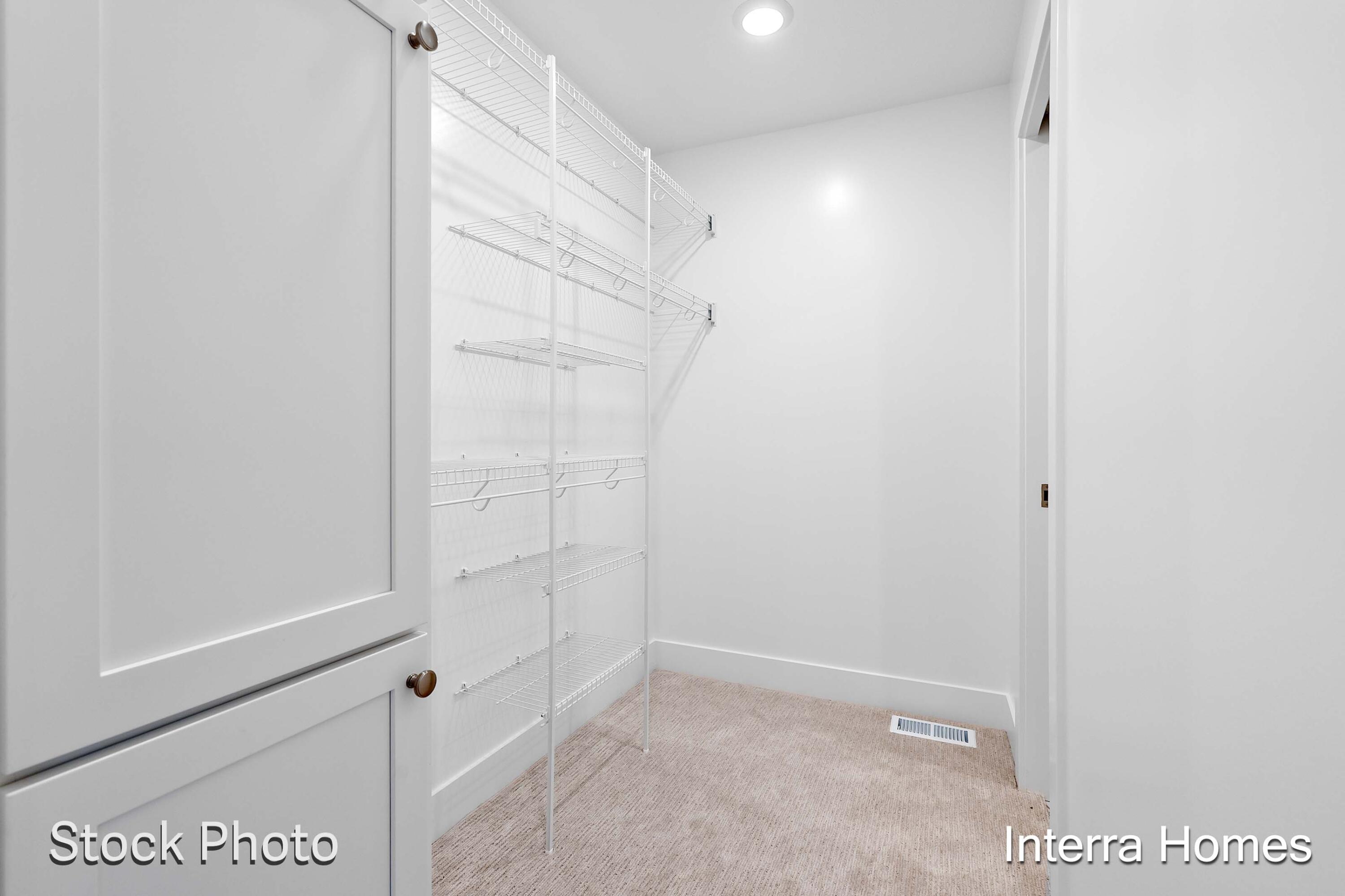 1593 N Village Circle Property Photo 16