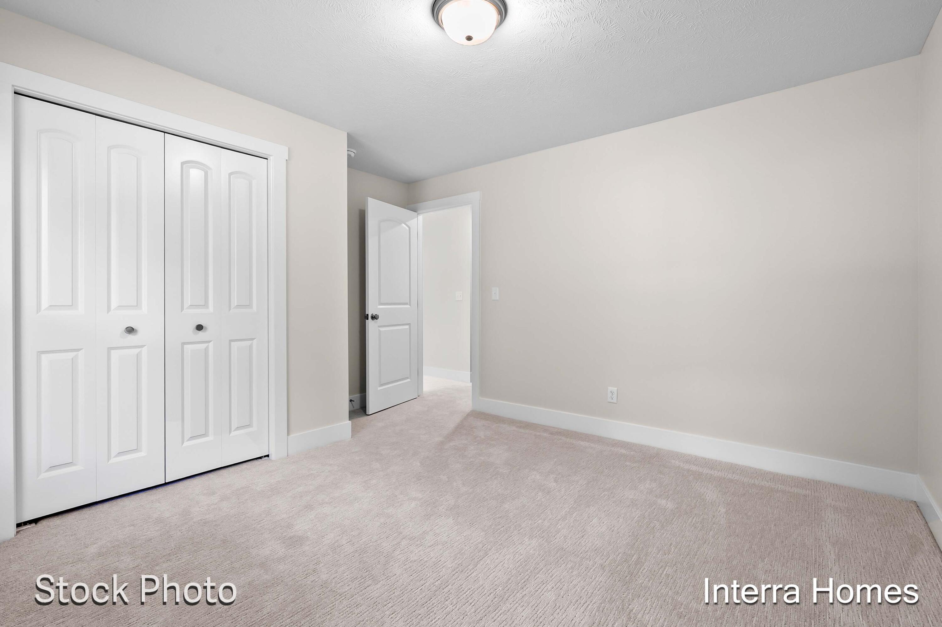 1593 N Village Circle Property Photo 24