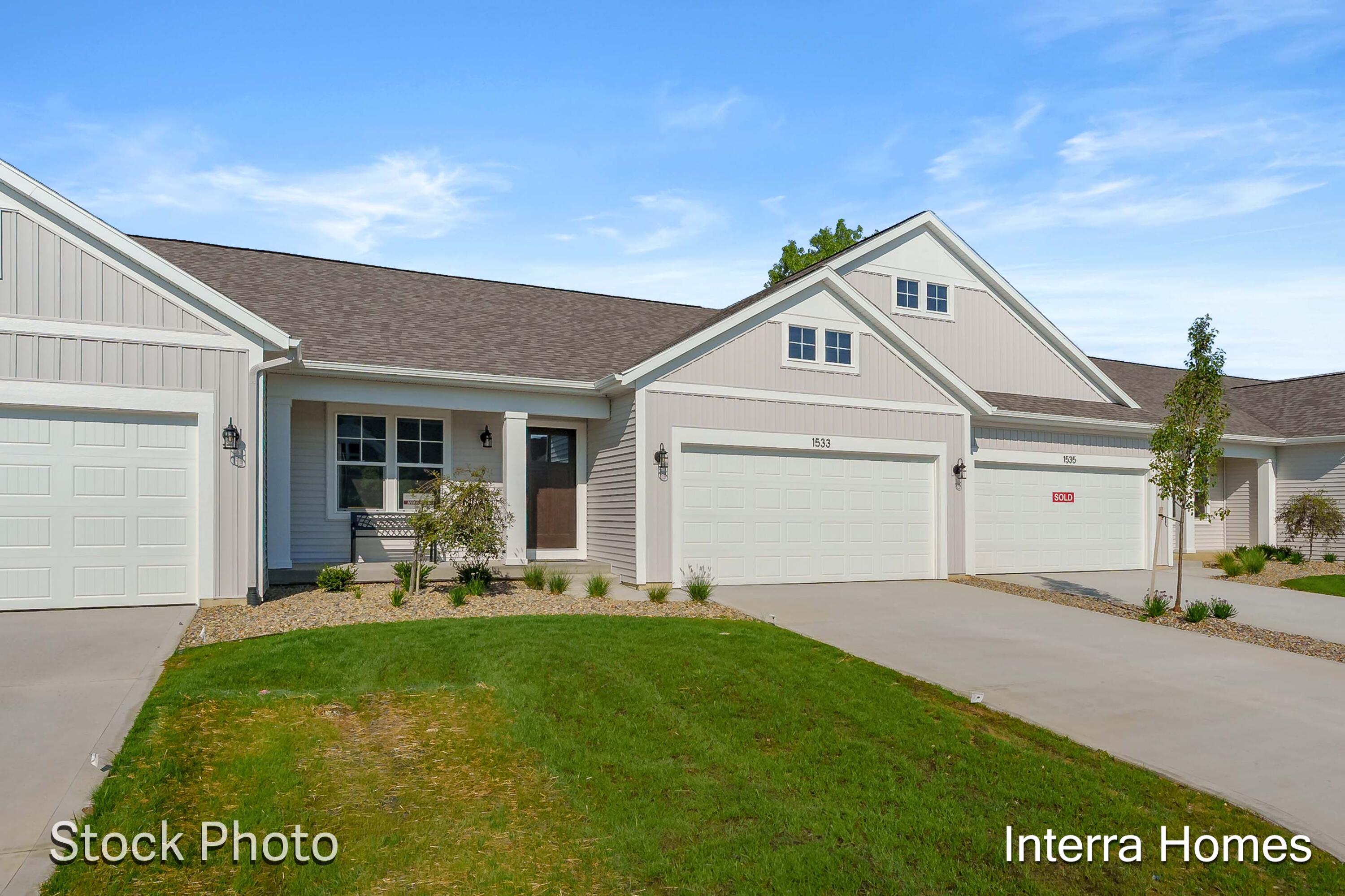 1593 N Village Circle Property Photo 27