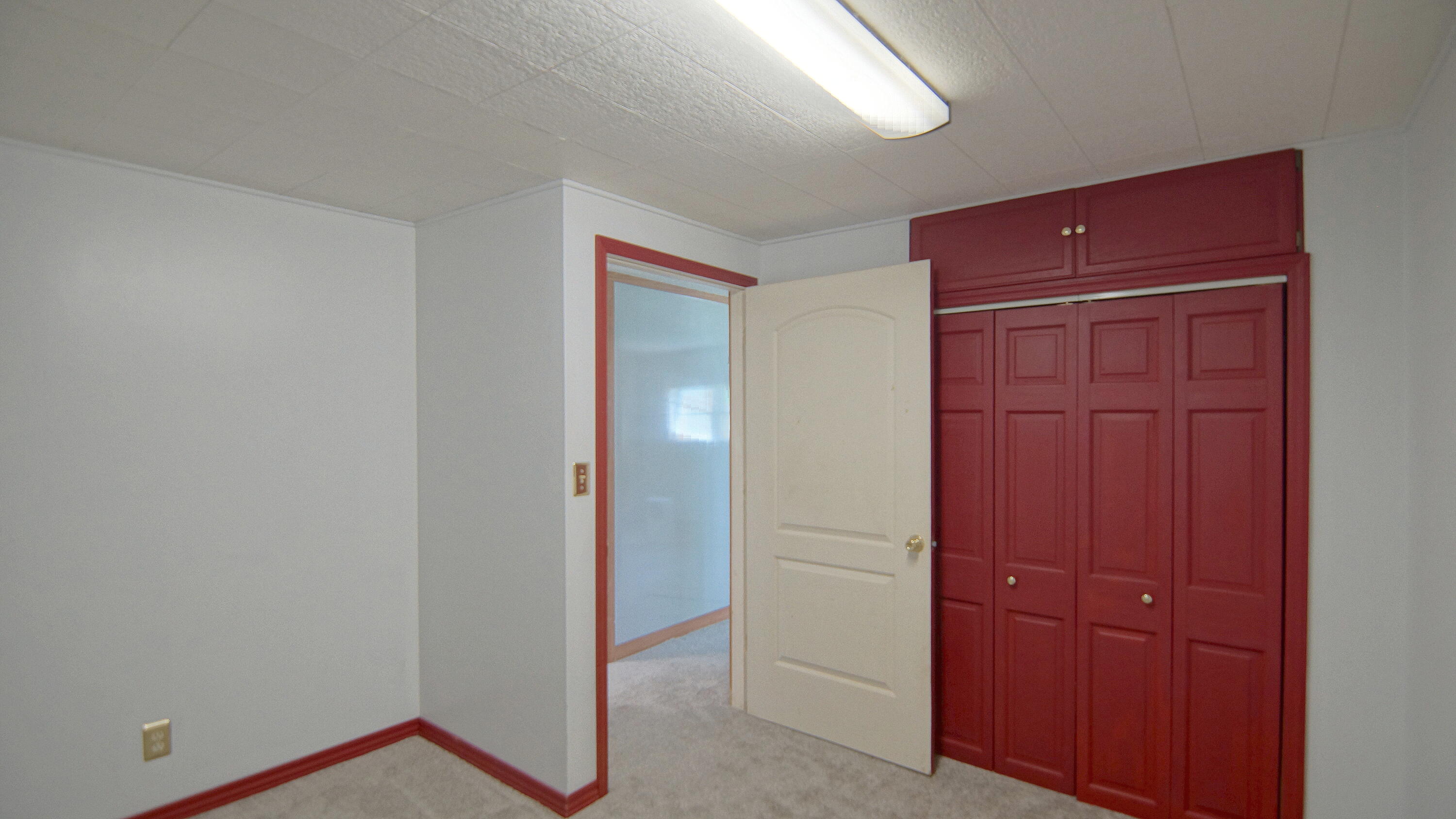 113 W 5th Street Property Photo 8