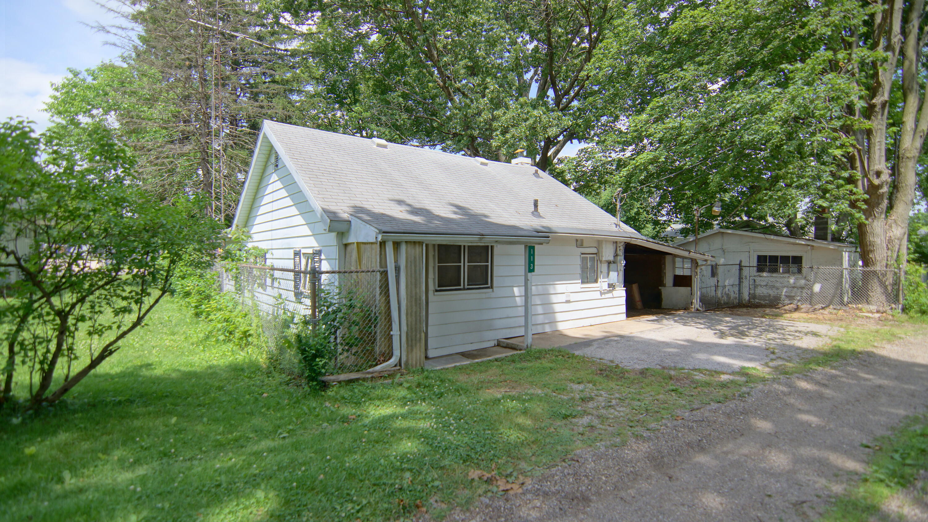113 W 5th Street Property Photo 15