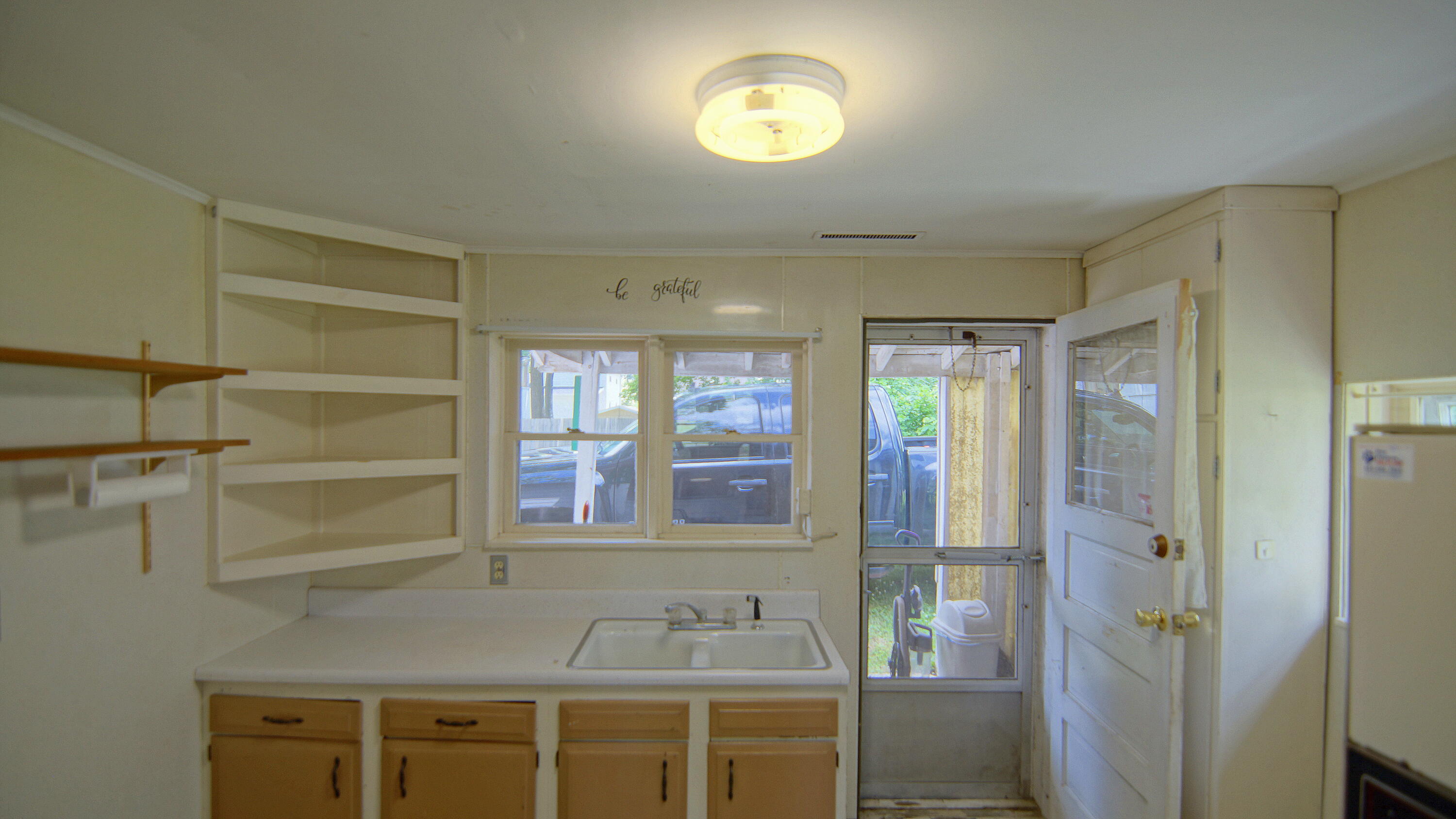 113 W 5th Street Property Photo 18
