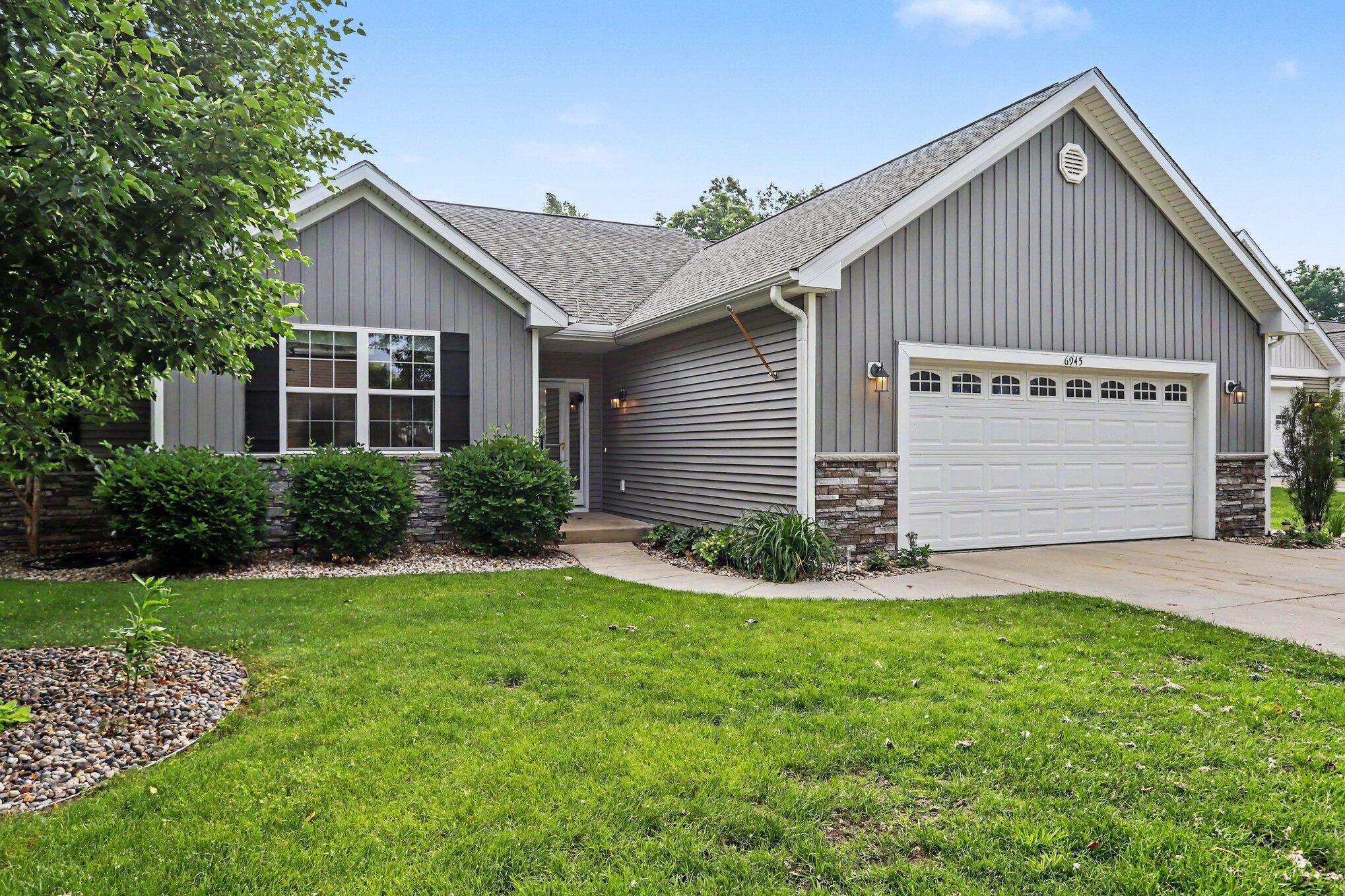 6945 Hunters Creek 62* Property Photo 2