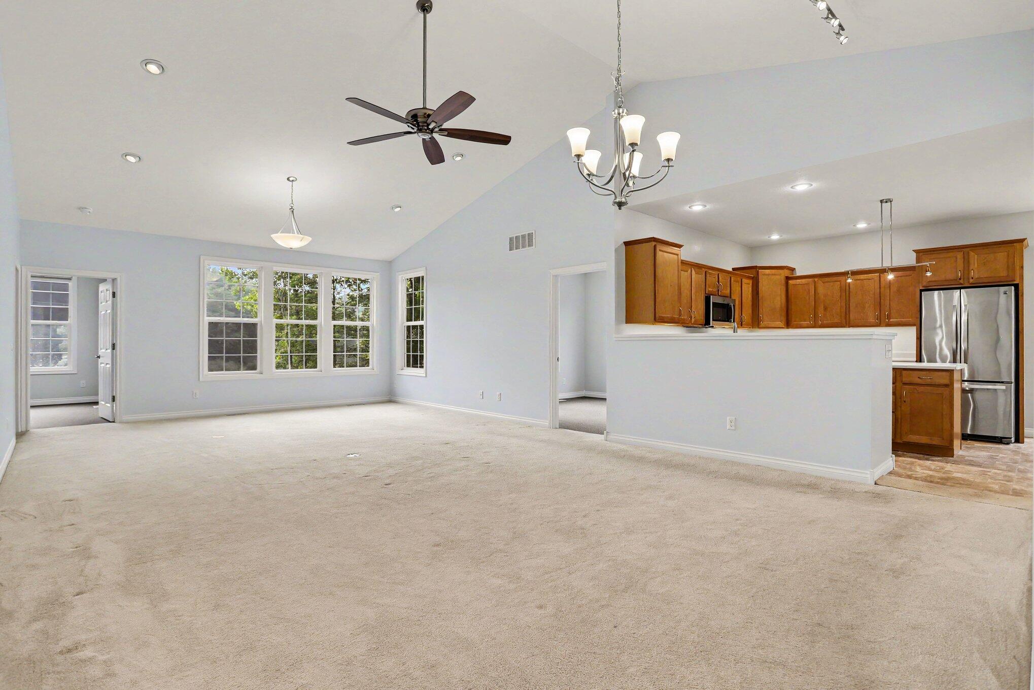 6945 Hunters Creek 62* Property Photo 8