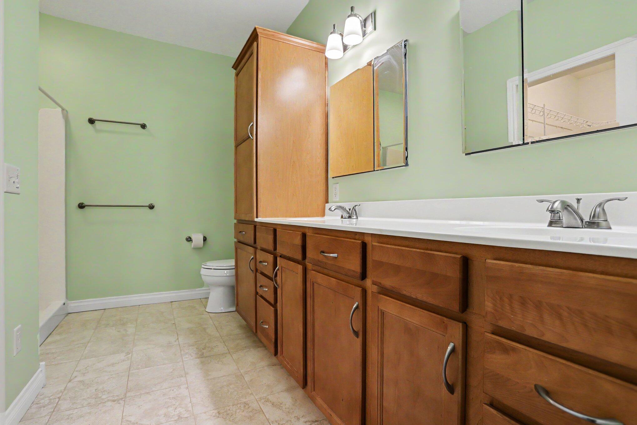 6945 Hunters Creek 62* Property Photo 17
