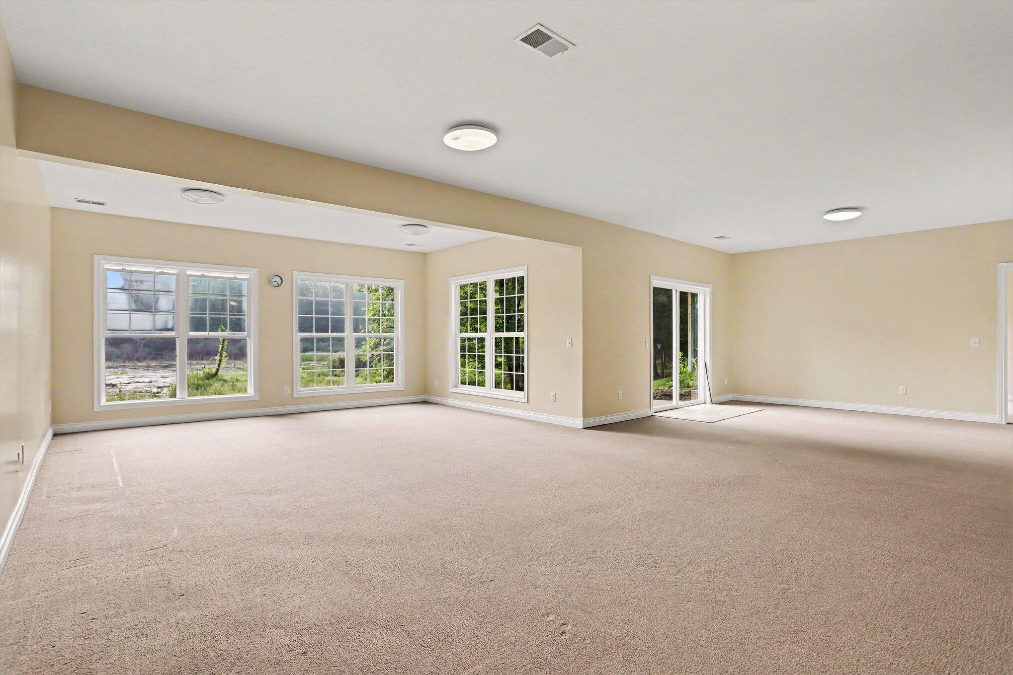 6945 Hunters Creek 62* Property Photo 23