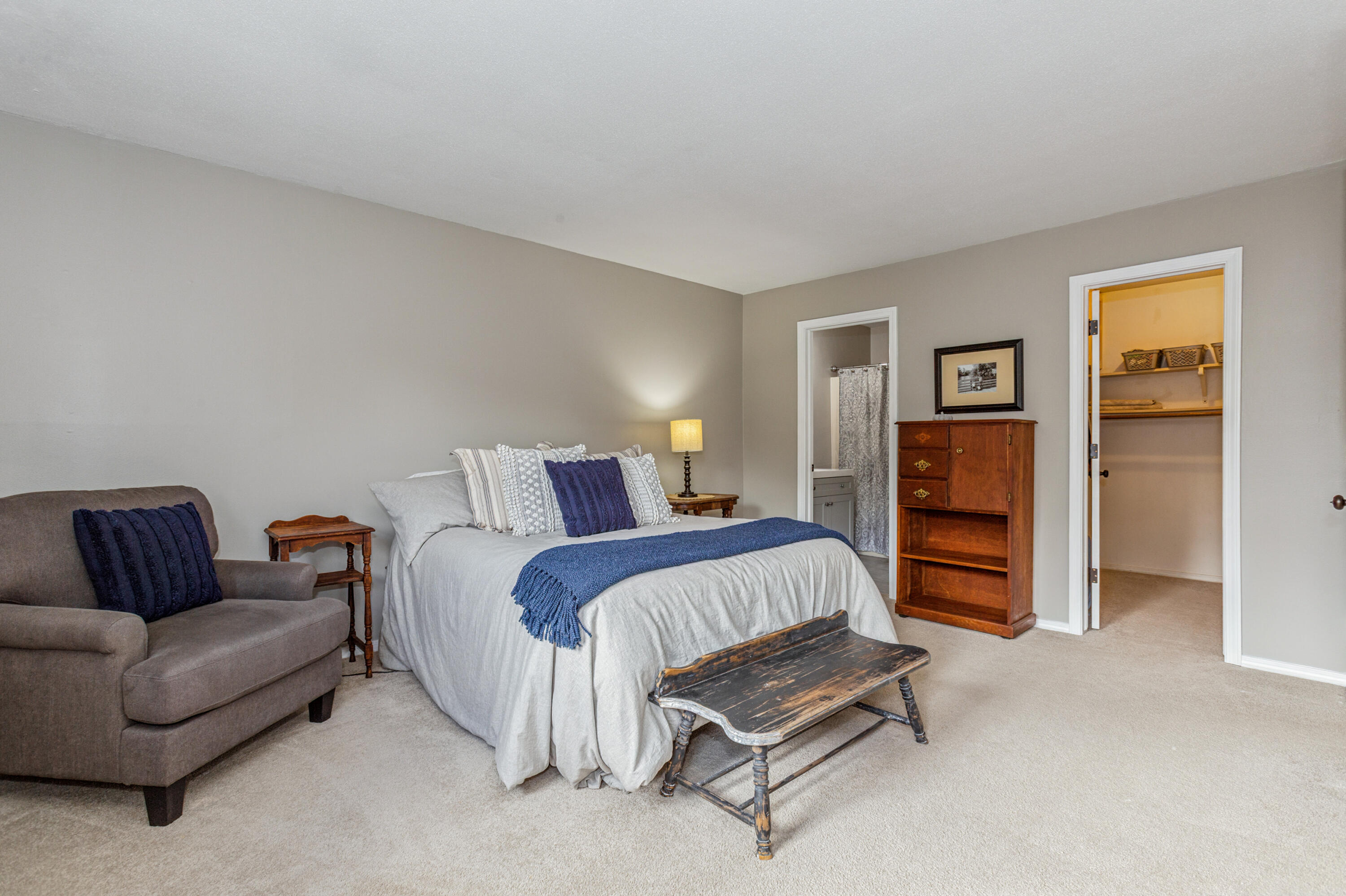 2727 S Lakeshore Drive C11 Property Photo 16