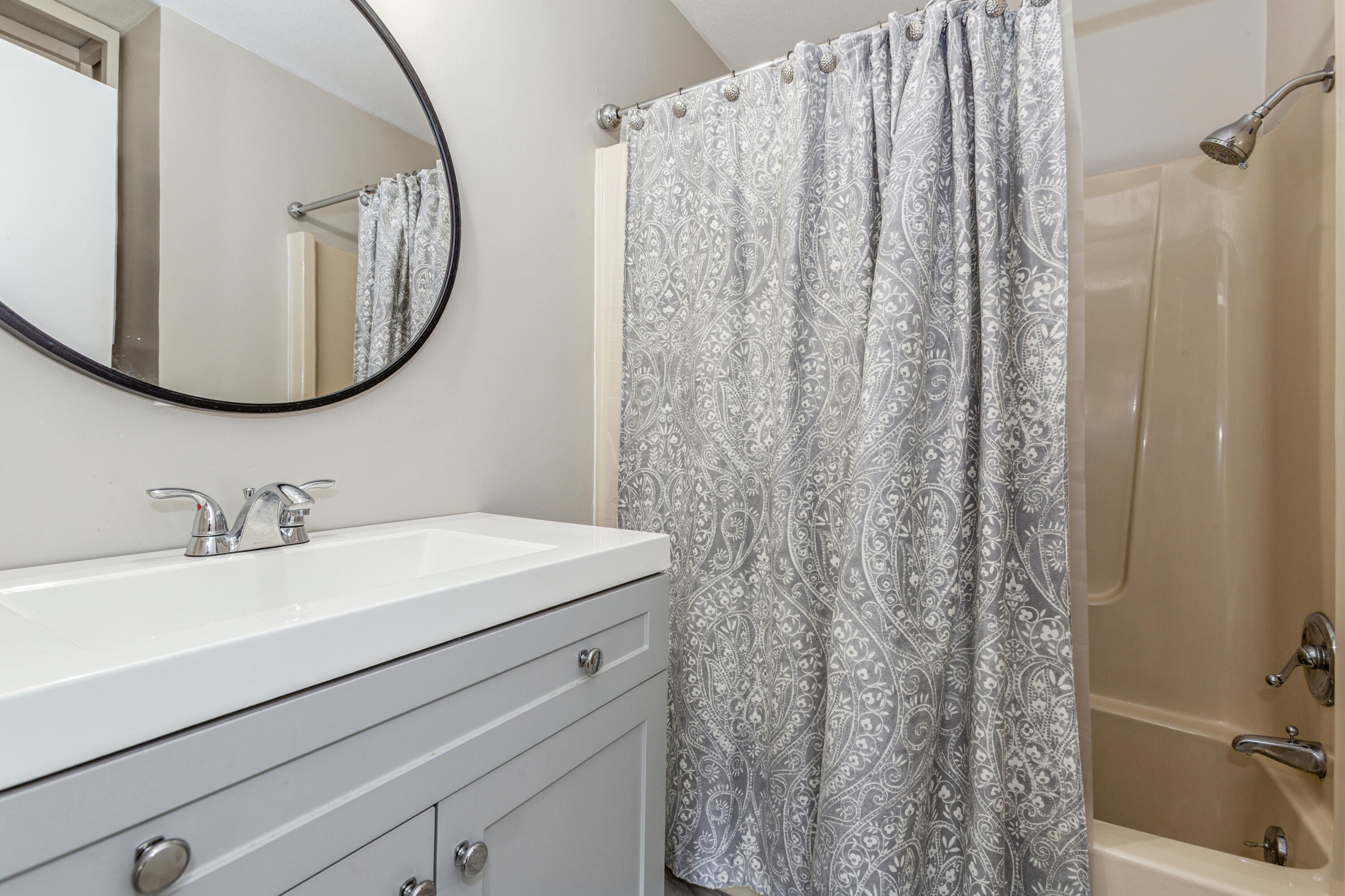 2727 S Lakeshore Drive C11 Property Photo 19